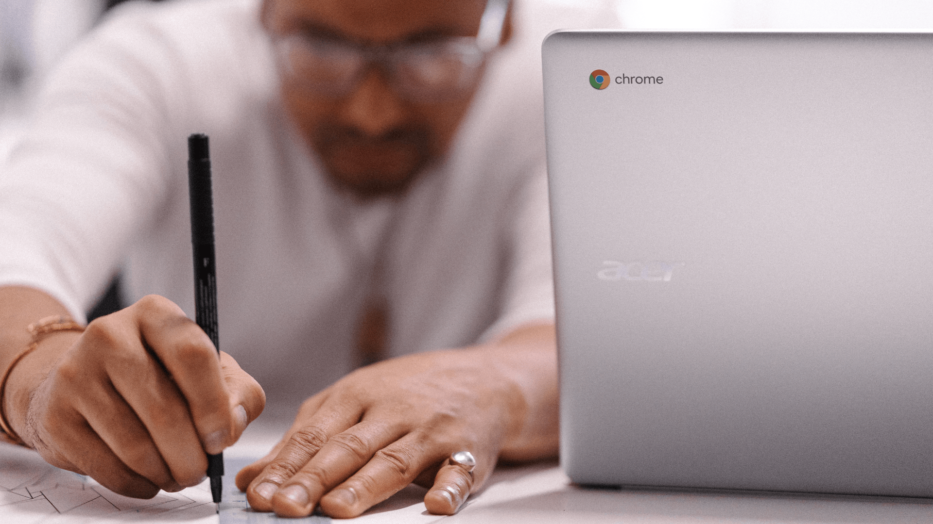 How to Master Your Chromebook: A Comprehensive Guide from Setup to Pro Tips - Shopinverse