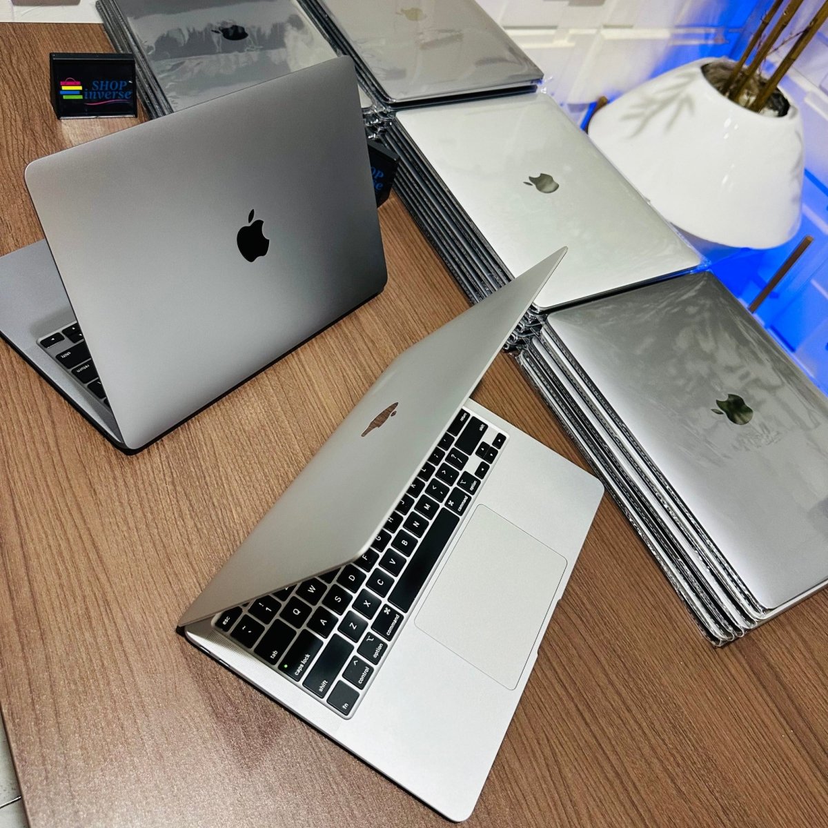 Apple MacBook Air M1 2020 - 256GB SSD - 16GB RAM - Touch ID - Keyboard Light