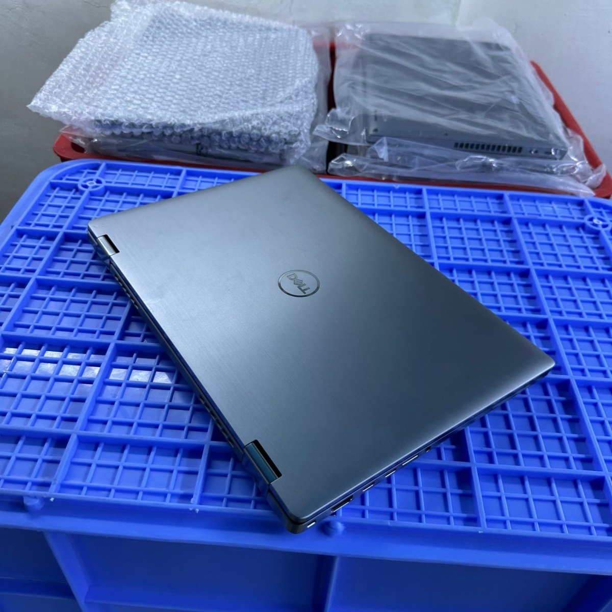 Dell Latitude 9420 2 - in - 1 - 11th Gen Intel Core i7 - 512GB SSD - 32GB RAM - Touchscreen