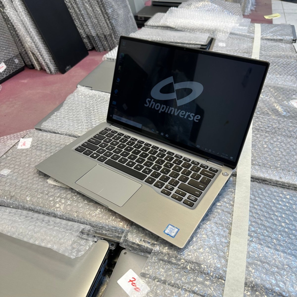 Dell Latitude 7400 2 - in - 1 - 8th Gen. Intel Core i7 - 512GB SSD - 16GB RAM - Keyboard Light - Touchscreen - Facial Recognition