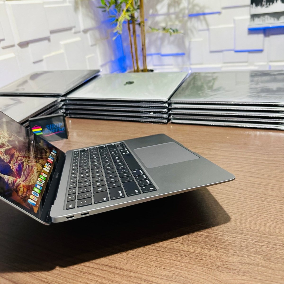 Apple MacBook Air M1 2020 - 256GB SSD - 16GB RAM - Touch ID - Keyboard Light