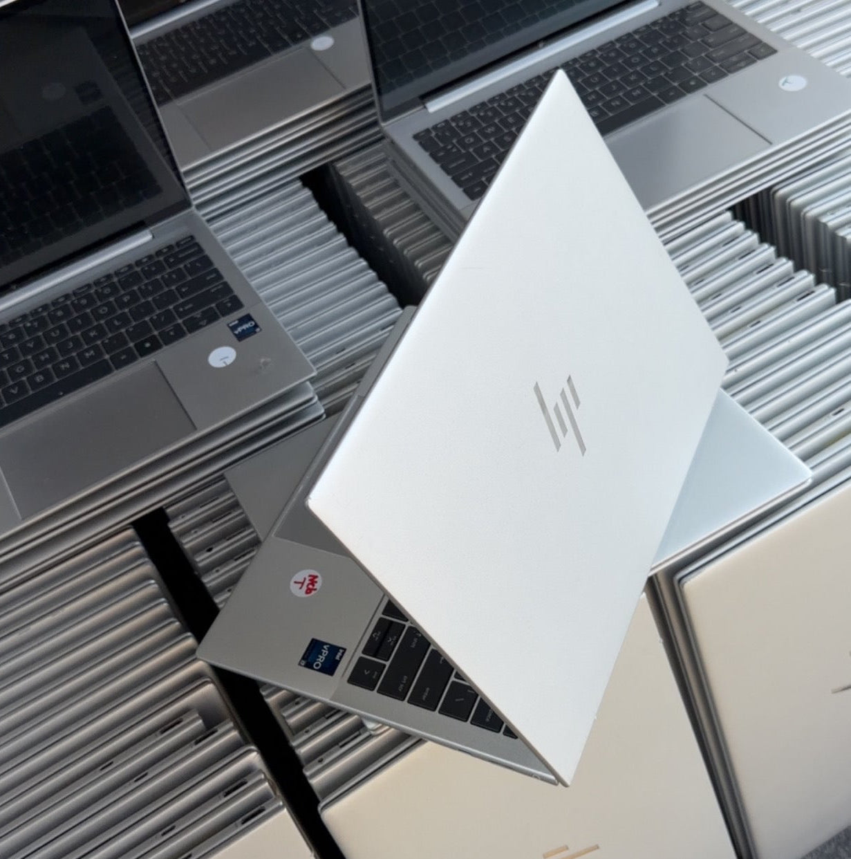 HP Dragonfly G3 | 12th Gen Core i7 | 32GB RAM | 512GB SSD | Touchscreen | Backlit Keyboard