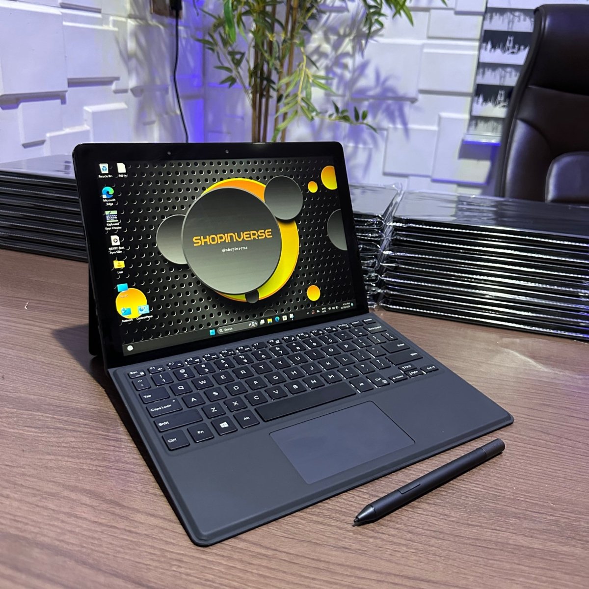 Dell Latitude 5290 2 - in - 1 - 8th Gen. Intel Core i5 - 256GB SSD - 8GB RAM - Keyboard Light - Touchscreen