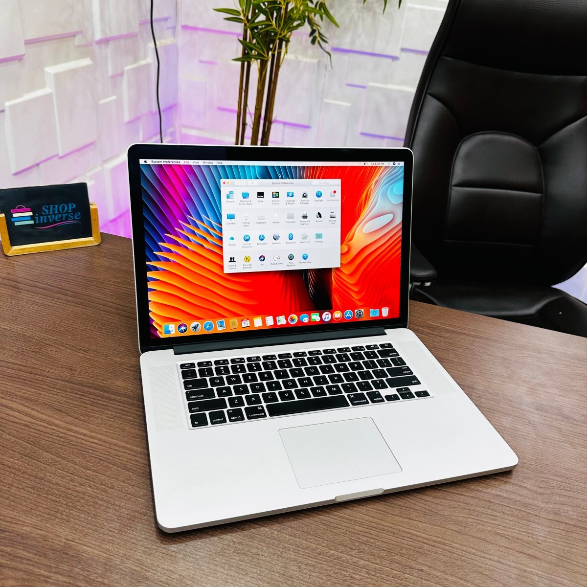 15 - inch Apple MacBook Pro Retina 2015 - Intel Core i7 - 256GB SSD - 16GB RAM - Keyboard Light