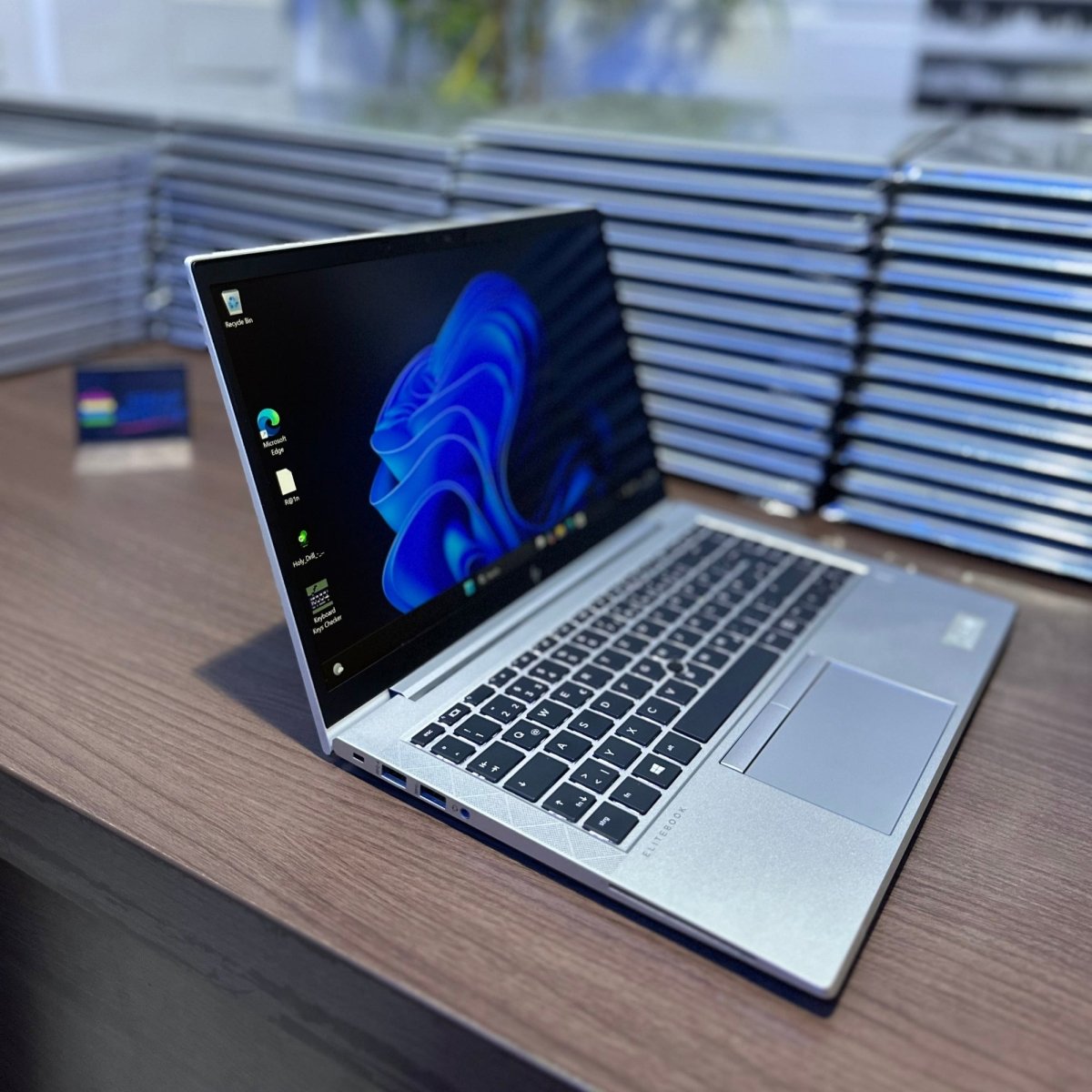 HP EliteBook 845 G7 - 10th Gen. AMD Ryzen 5 Pro - 256GB SSD - 16GB RAM - Keyboard Light