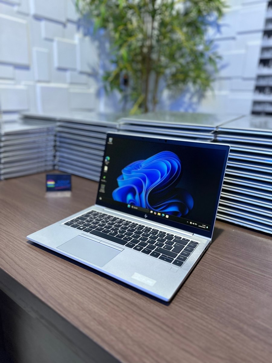 HP EliteBook 830 G7 - 10th Gen. Intel Core i5 - 256GB SSD - 8GB RAM - keyboard Light