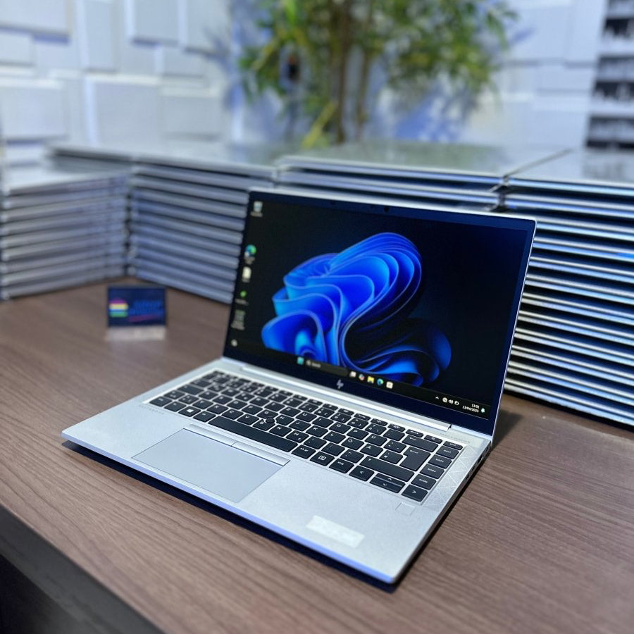 HP EliteBook 830 G7 - 10th Gen. Intel Core i5 - 256GB SSD - 8GB RAM - keyboard Light