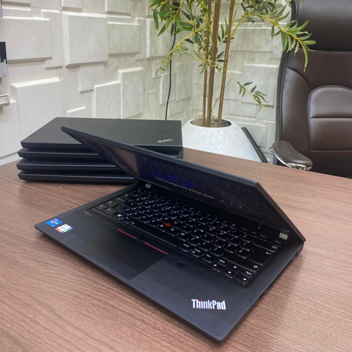 Lenovo ThinkPad T14 Gen 2 - 11th Gen Intel Core i5 - 256GB SSD - 16GB RAM - Keyboard Light