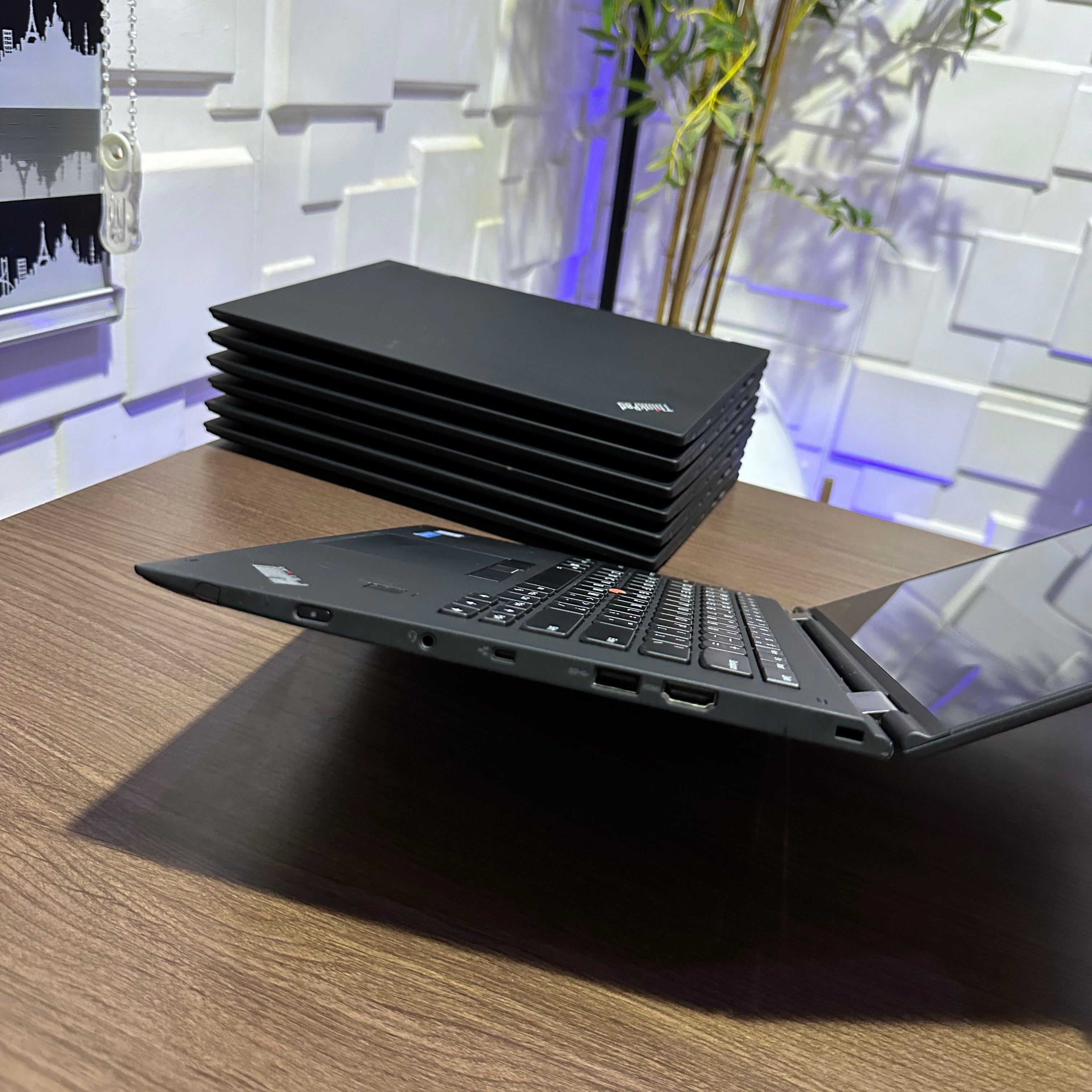 Lenovo X1 Yoga - 7th Gen. Intel Core i7 - 512GB SSD - 16GB RAM - keyboard Light - Touchscreen