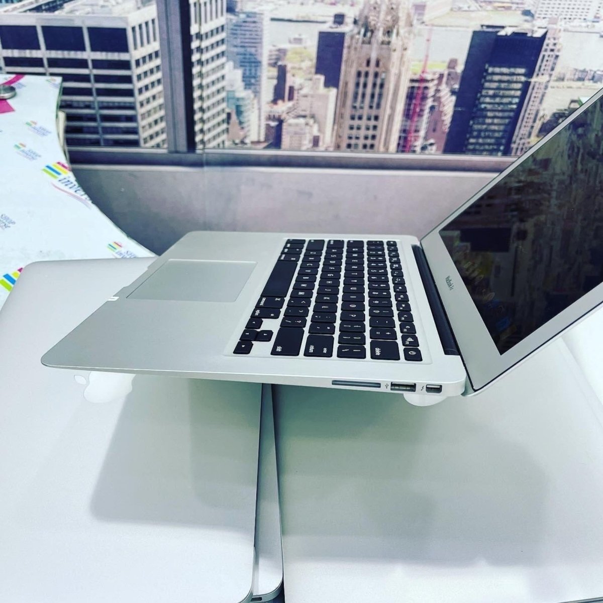 2012 Apple MacBook Air - Intel Core i5 - 64GB SSD - 4GB RAM - Keyboard Light