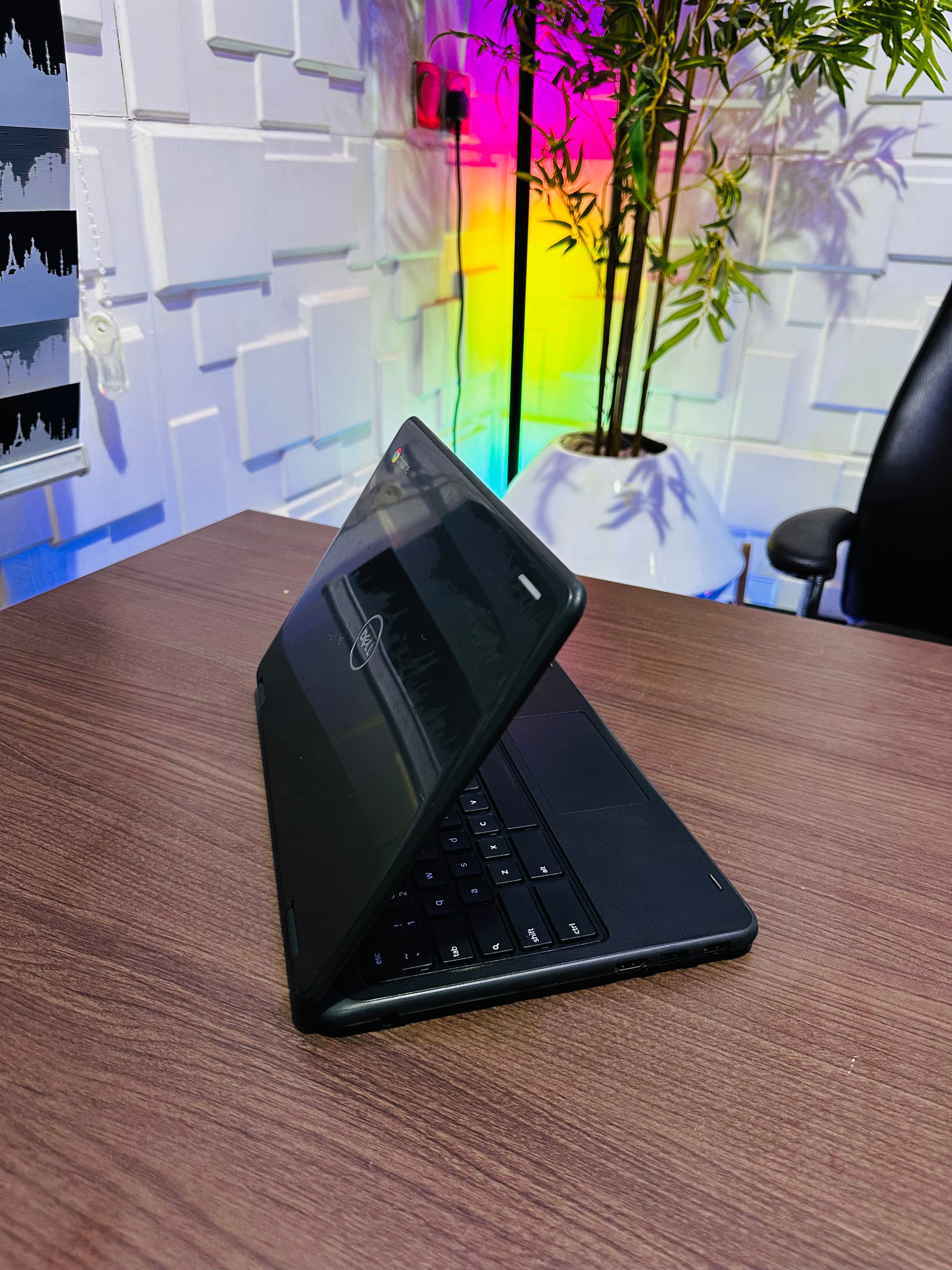Dell Chromebook 3100 2-in-1 - Intel Celeron N4020 - 32GB eMMC - 4GB RAM - Touchscreen