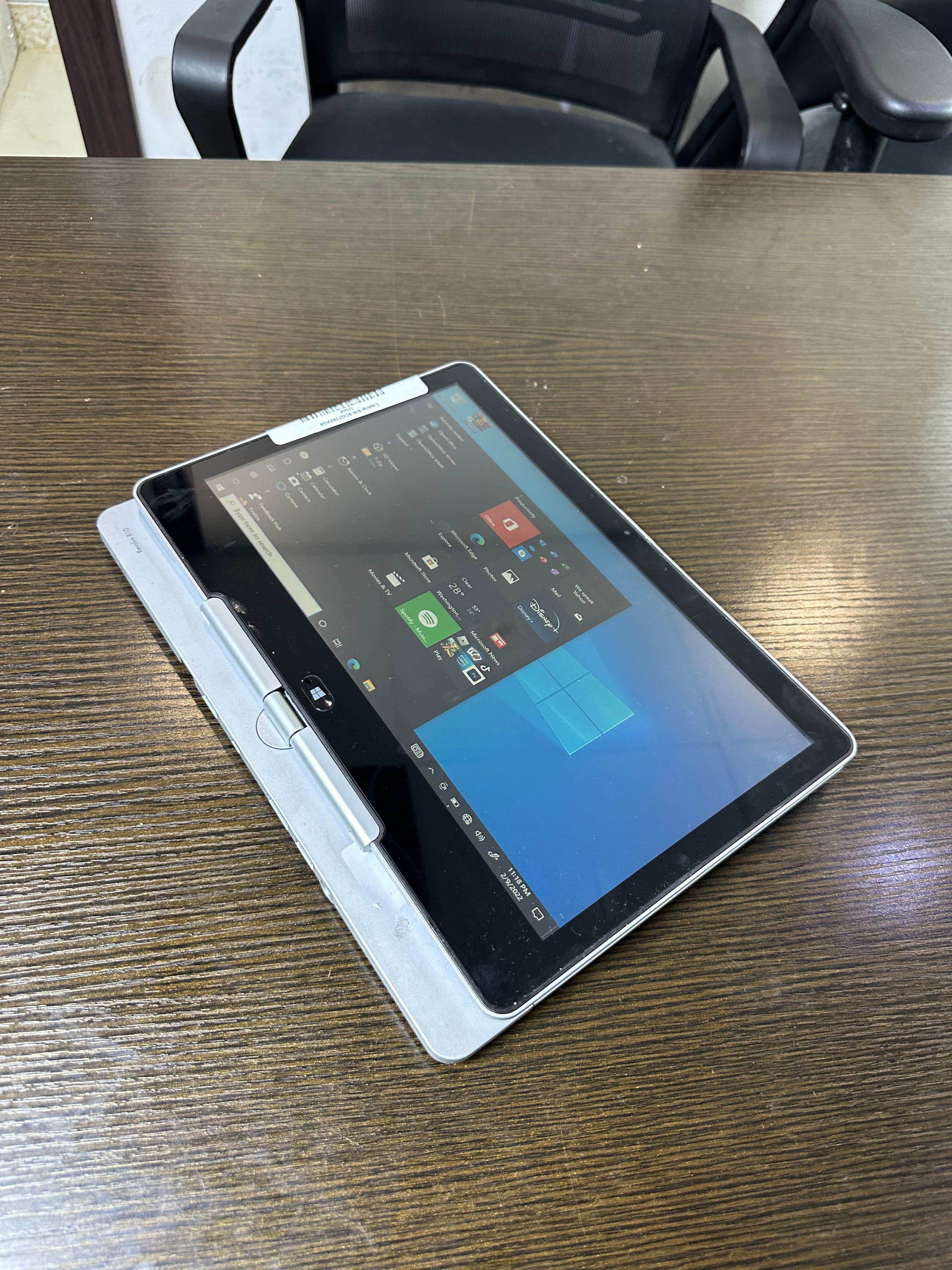 HP Revolve 810 G3 - Intel Core i5 - 256GB SSD - 8GB RAM - Keyboard Light - Touchscreen - (Minor body dent)