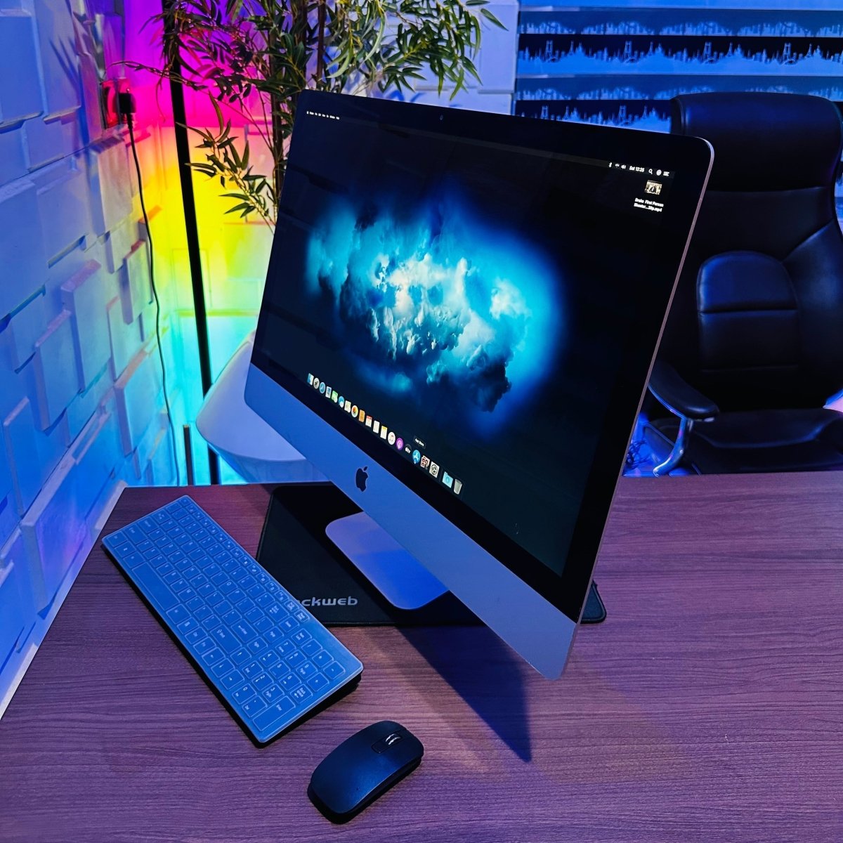 27 - inch Apple iMac 2013 - Intel Core i5 - 1TB HDD - 16GB RAM - 1GB Nvidia GeForce Graphics