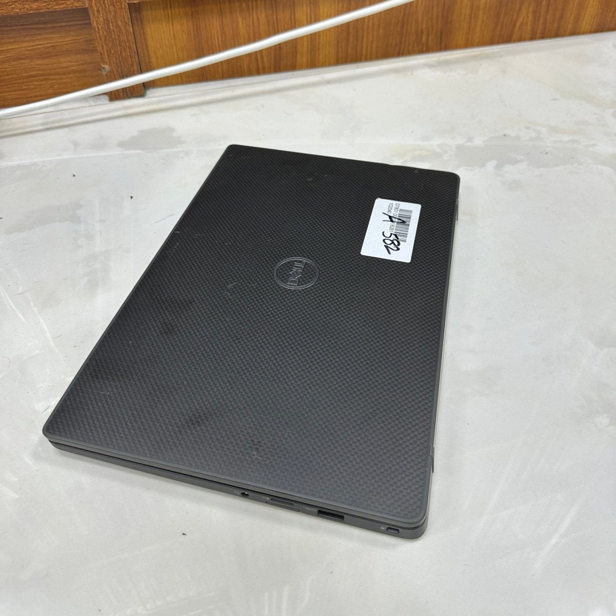Dell Latitude 7400 - 8th Gen. Intel Core i5 - 256GB SSD - 16GB RAM - keyboard Light