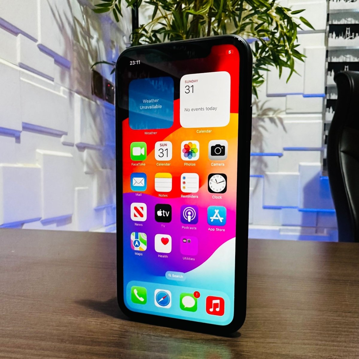 64GB Apple iPhone 11 - Black