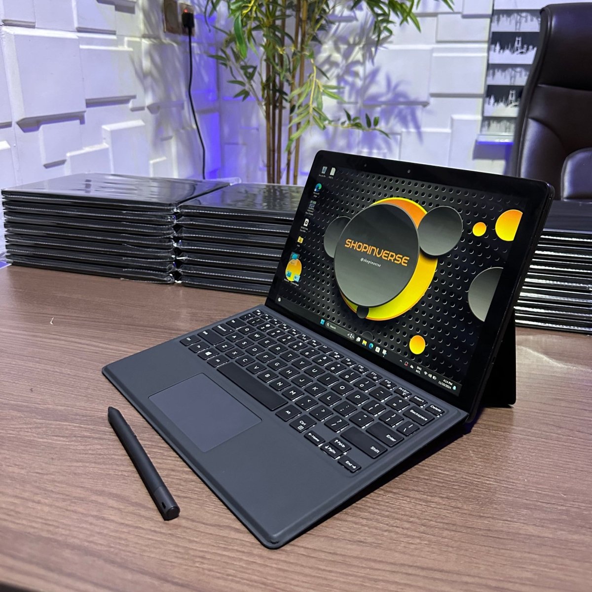 Dell Latitude 5290 2 - in - 1 - 8th Gen. Intel Core i5 - 256GB SSD - 8GB RAM - Keyboard Light - Touchscreen