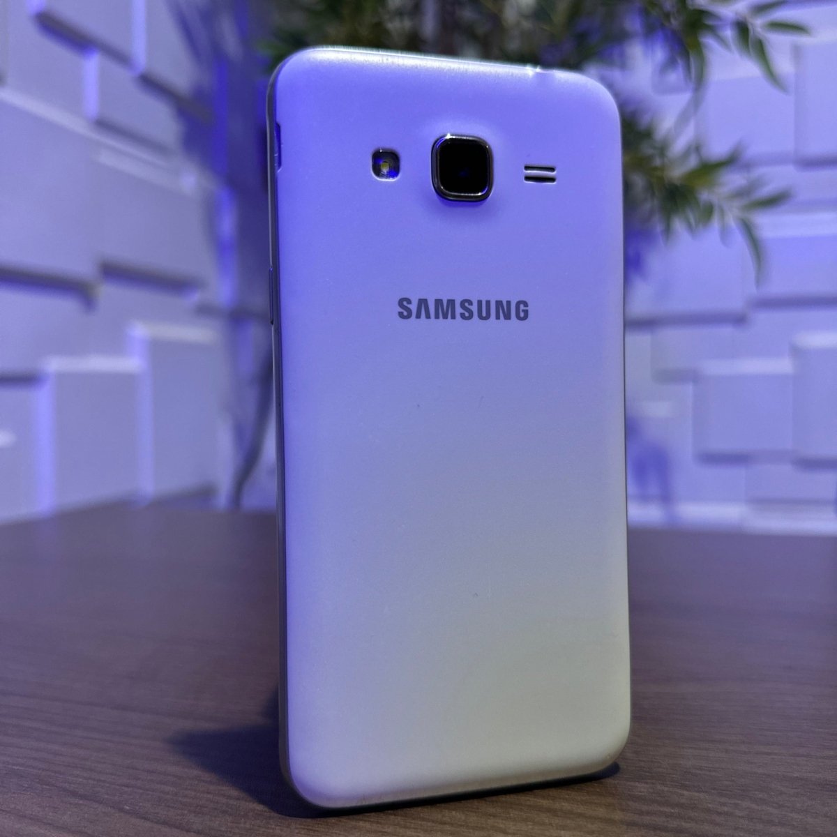 8GB Samsung Galaxy J3 (2016)