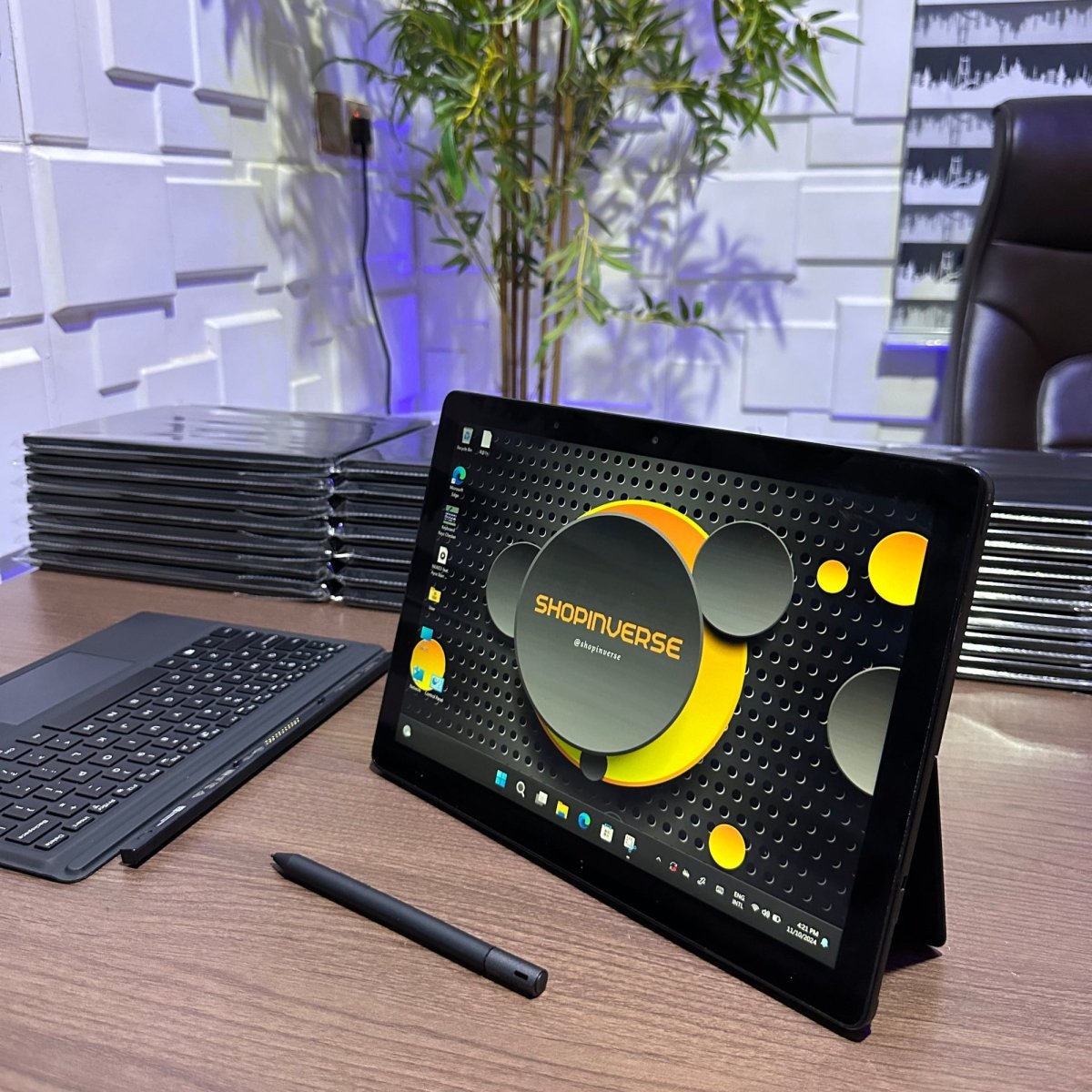 Dell Latitude 5290 2 - in - 1 - 8th Gen. Intel Core i5 - 256GB SSD - 8GB RAM - Keyboard Light - Touchscreen