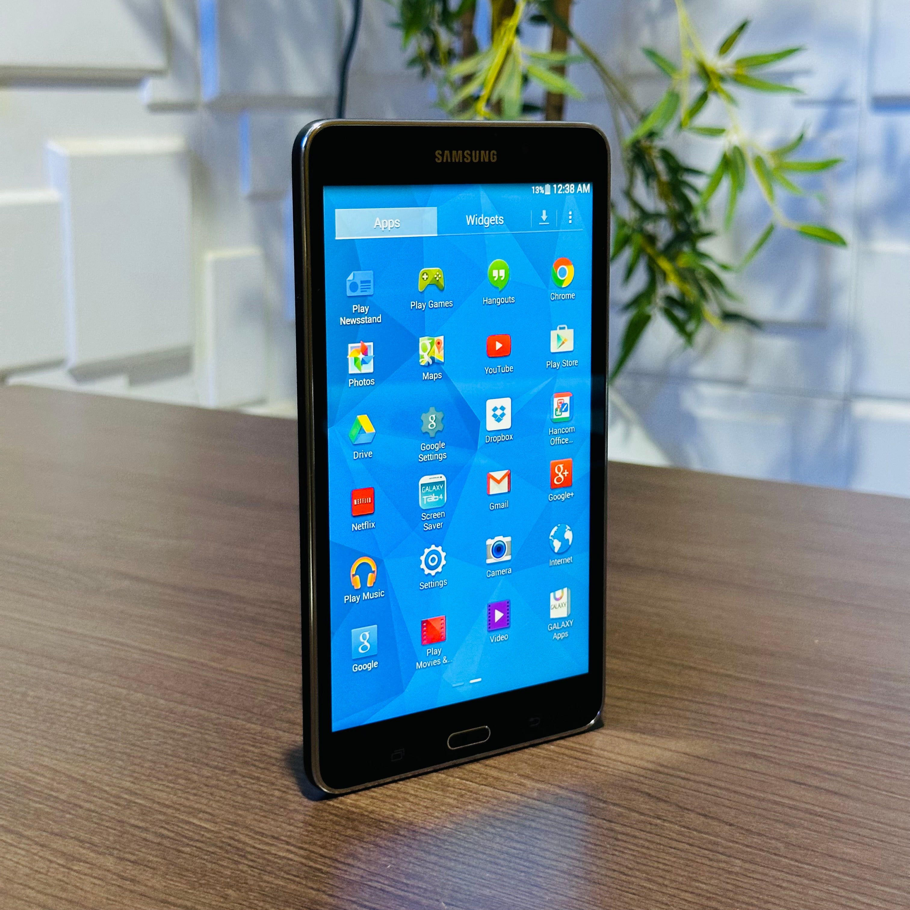 8GB Samsung Galaxy Tab 4 - Black