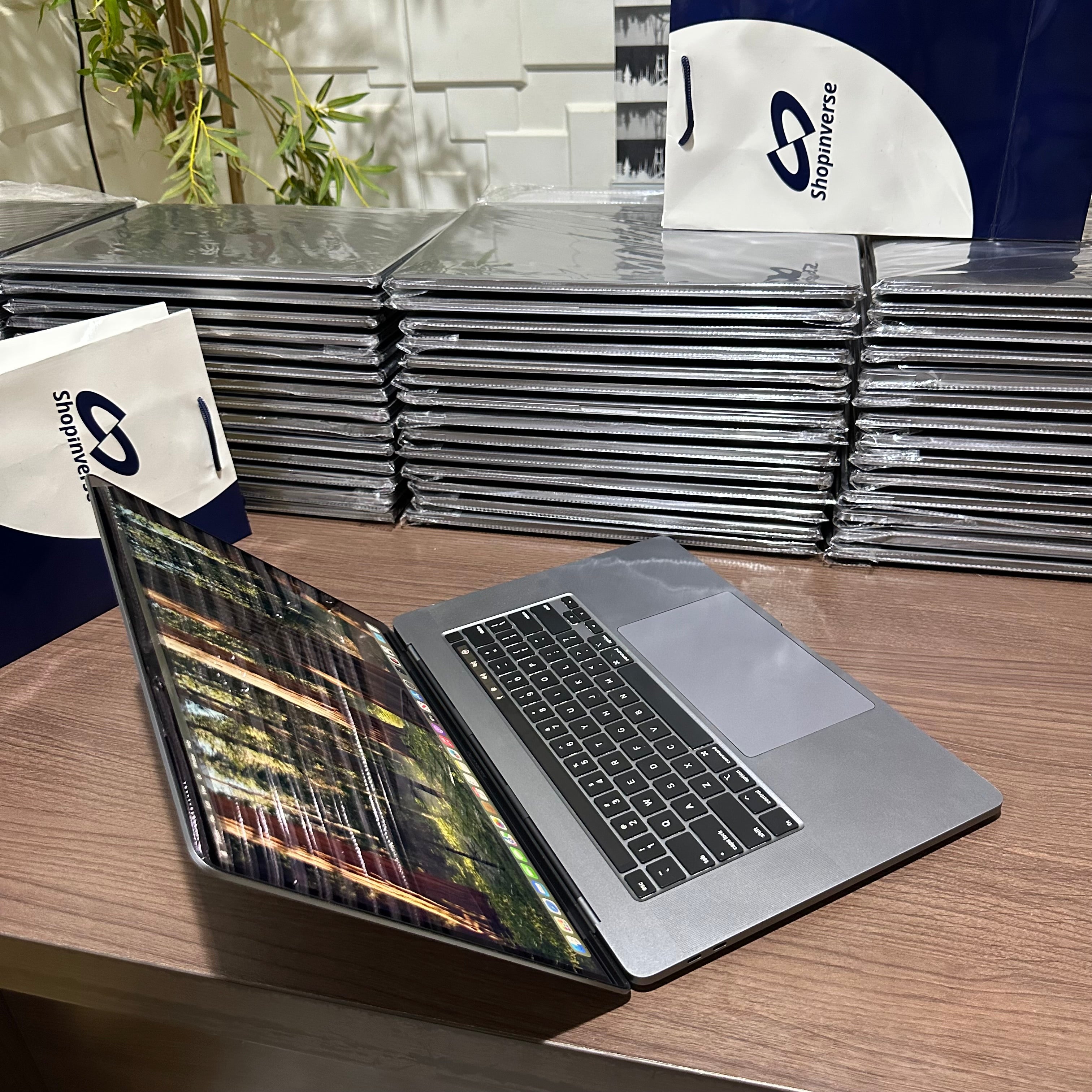 Apple MacBook Pro 2018 - Intel Core i9 - 500GB SSD - 16GB RAM - 4GB Dedicated Graphics - Touch ID - Touch Bar - Keyboard Light - (Minor body dent)