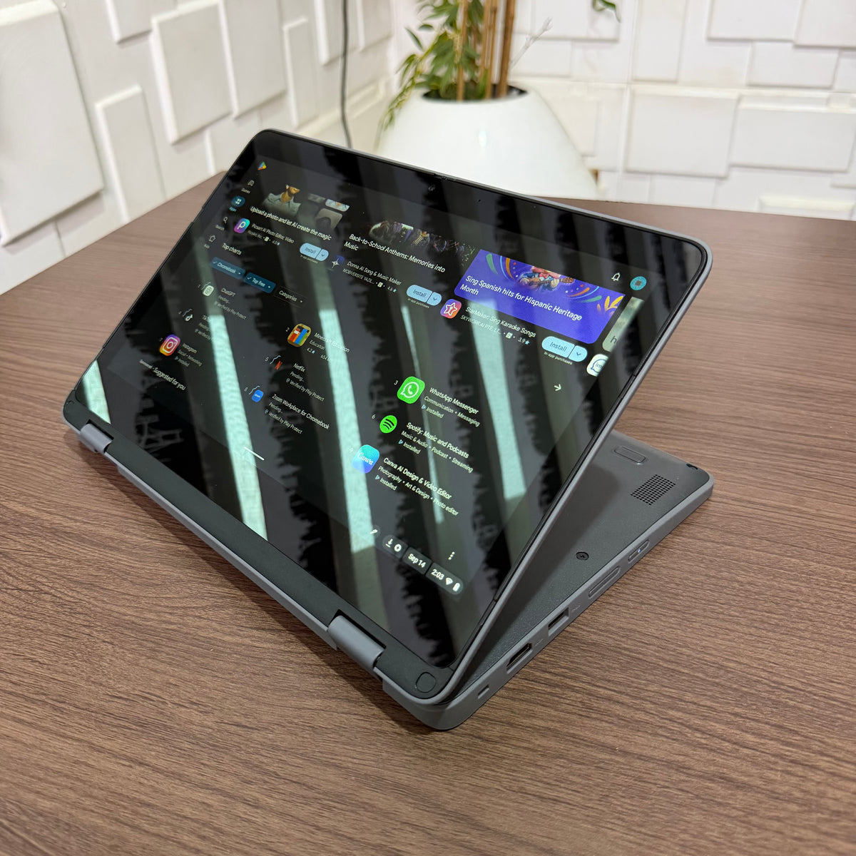 Lenovo 300e Yoga Chromebook Gen 4 | MediaTek Kompanio 520 | 8GB RAM | 64GB eMMC | Touchscreen