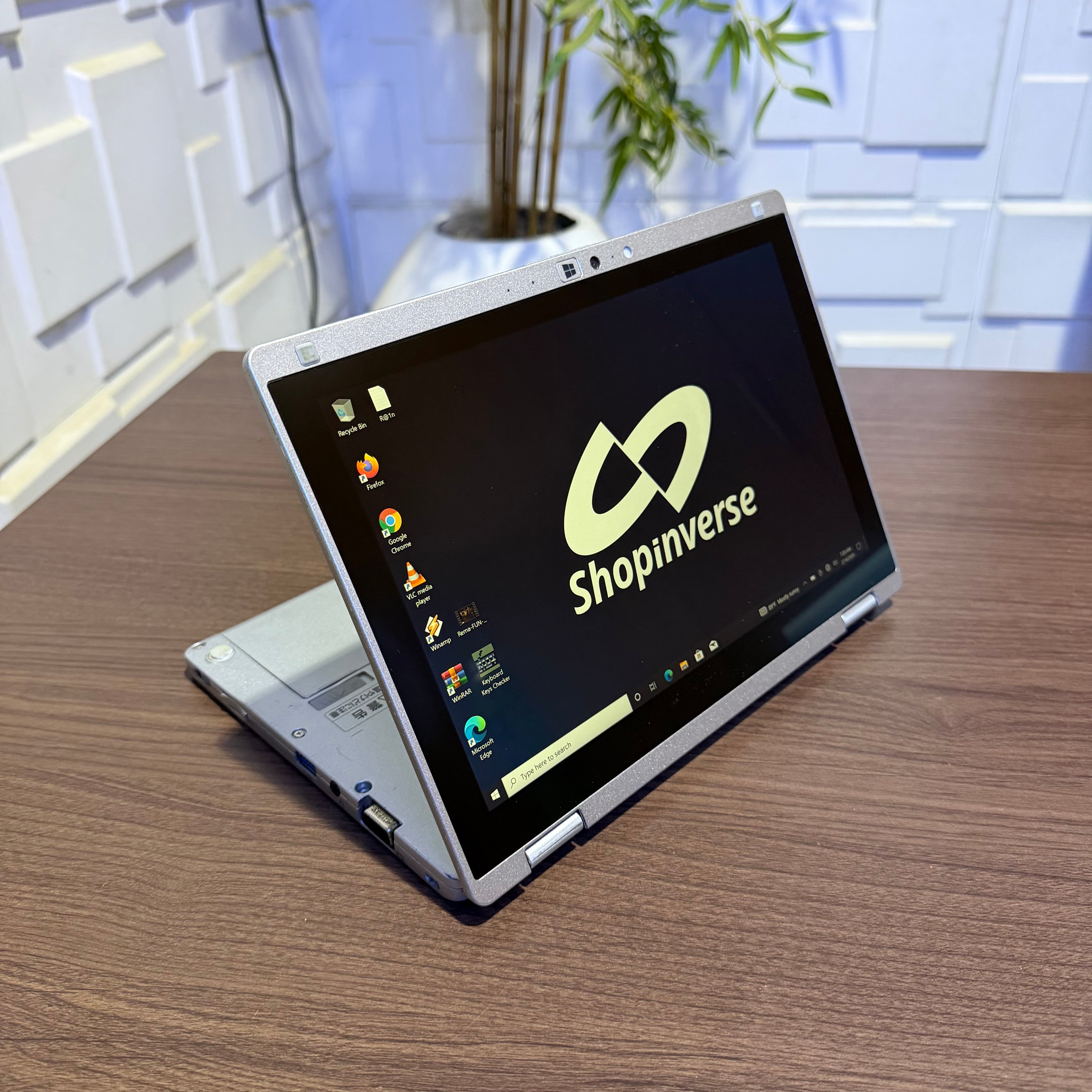 Panasonic CF-RZ6 - 7th Gen Intel Core i5 - 256GB SSD - 8GB RAM - Touchscreen