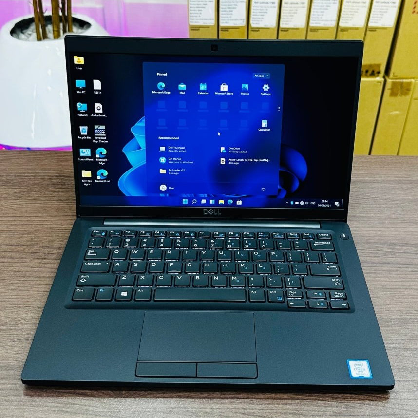 Dell Latitude 7390 - 8th Gen. Intel Core i5 - 256GB SSD - 16GB RAM - keyboard Light - Touchscreen
