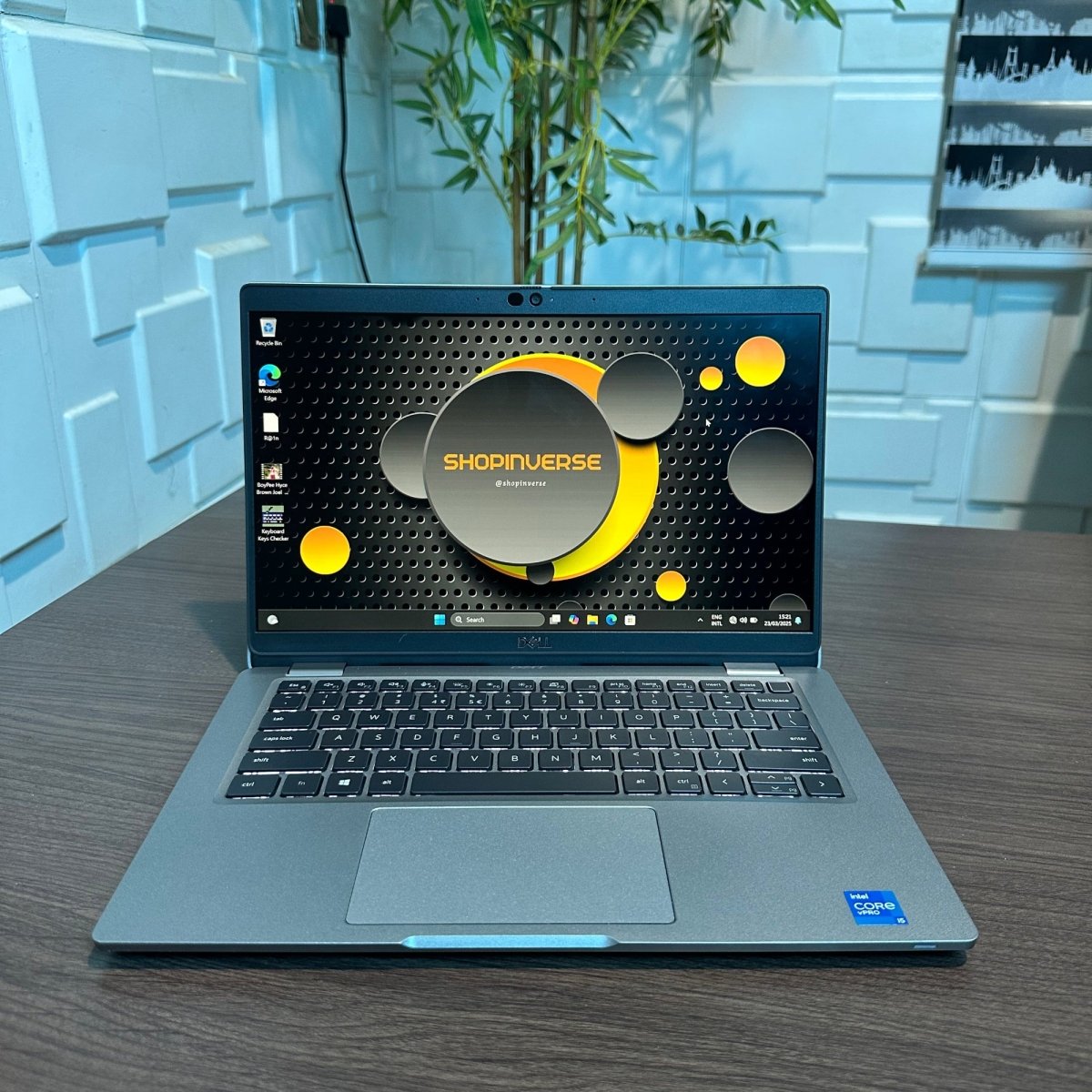 Dell Latitude 5320 - 11th Gen. Intel Core i5 - 512GB SSD - 8GB RAM - (Minor body dent)