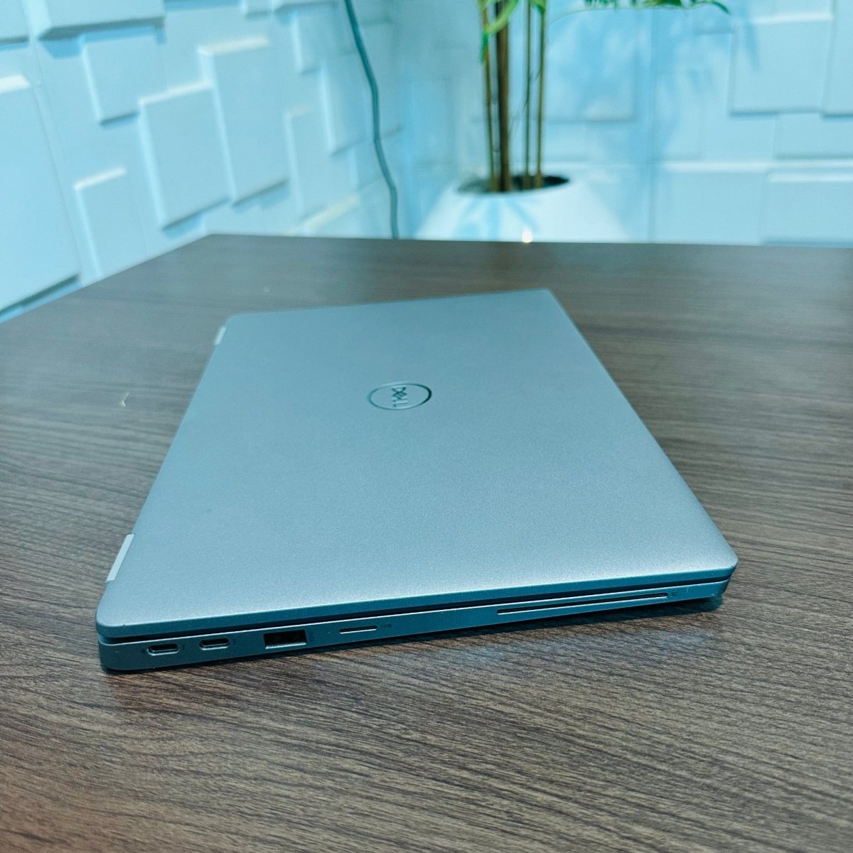Dell Latitude 5320 - 11th Gen. Intel Core i5 - 256GB SSD - 8GB RAM