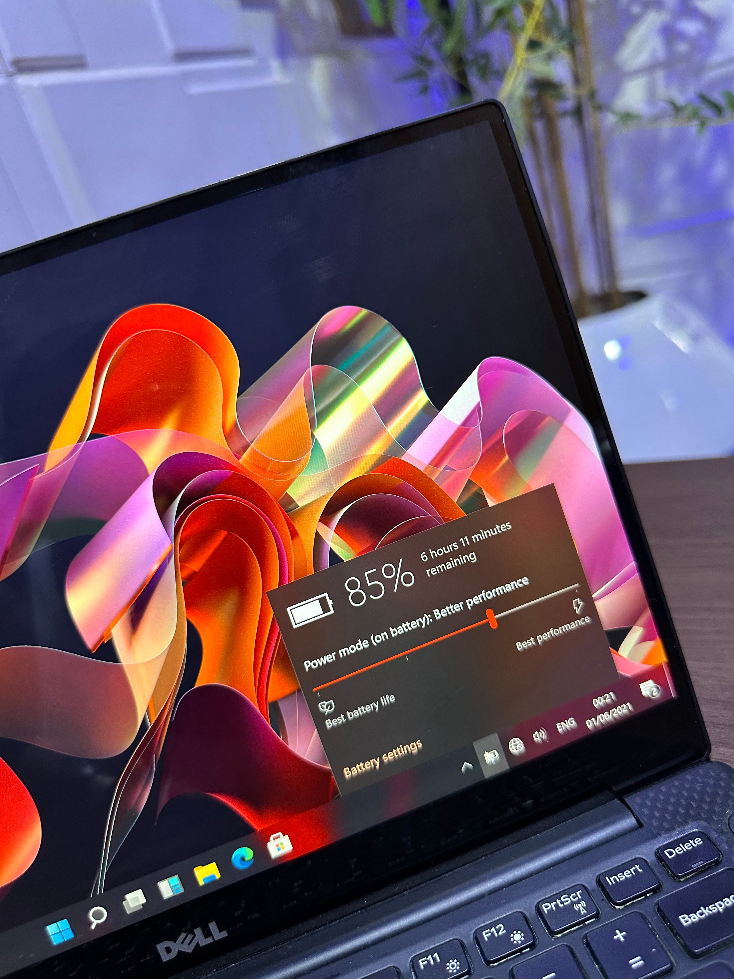 Dell XPS 13 9350 | 6th Gen Core i5 | 8GB RAM | 256GB SSD | Backlit Keyboard