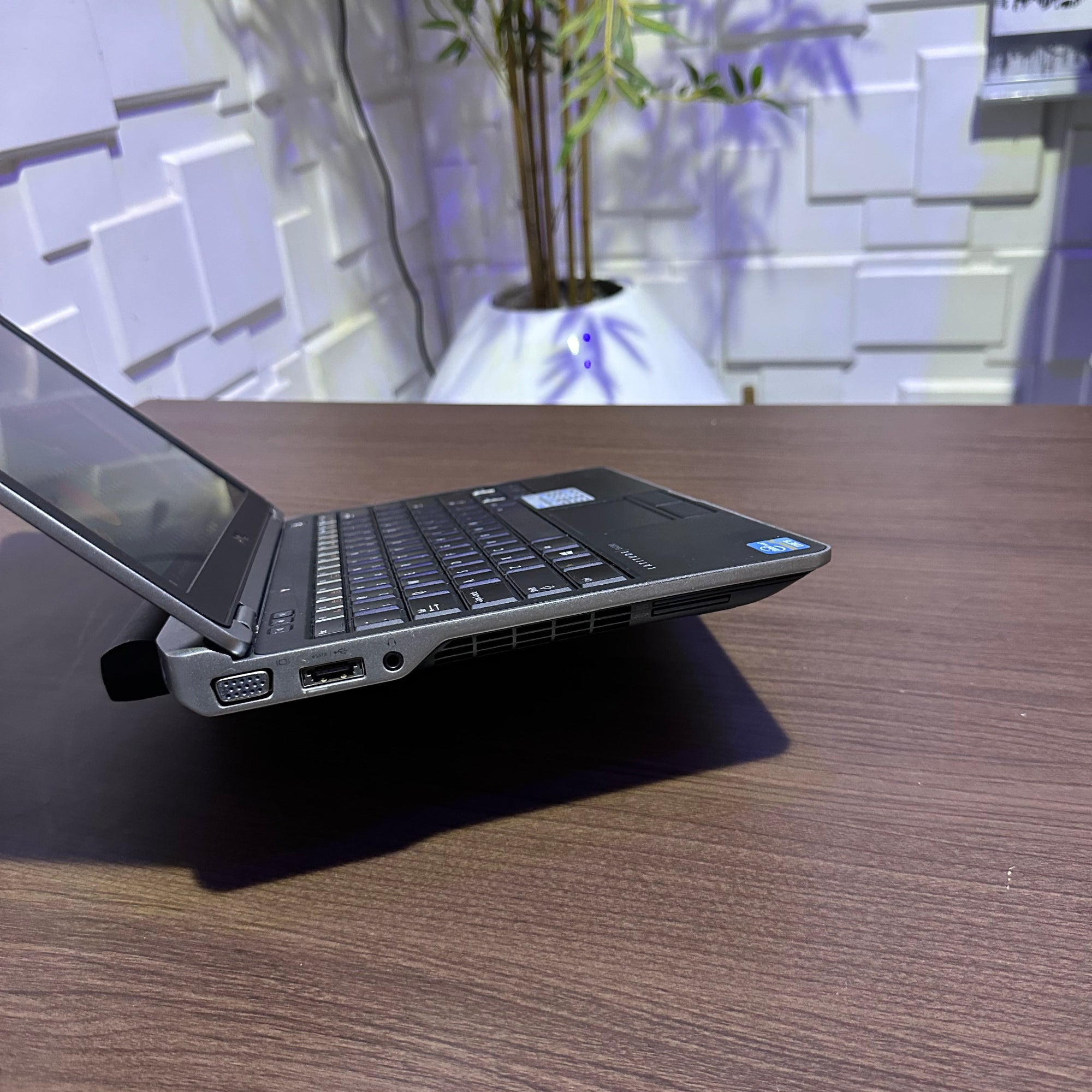 Dell Latitude E6220 - Intel Core i5 - 320GB HDD - 8GB RAM