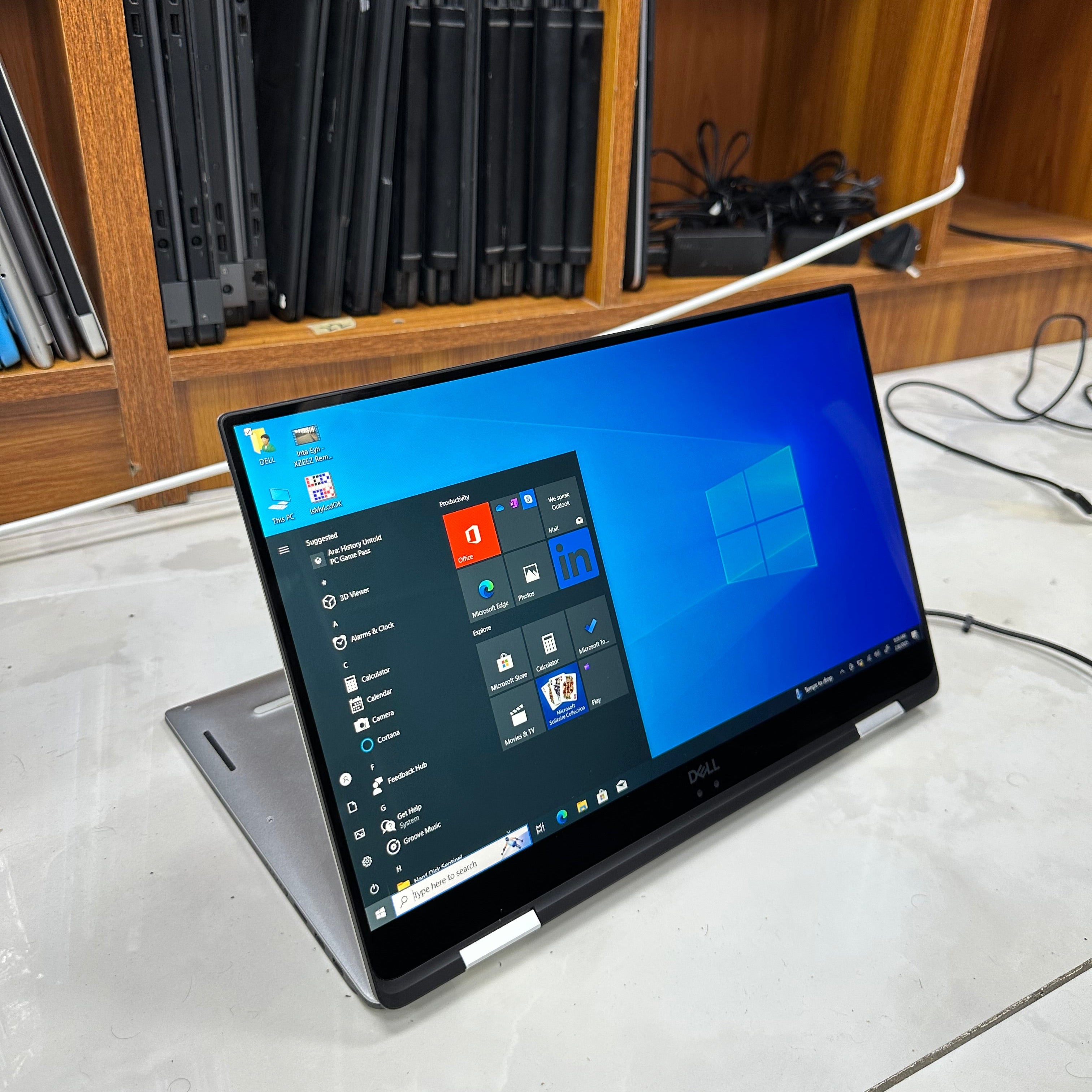 Dell XPS 15 9575 2-in-1 | 8th Gen Core i5 | 8GB RAM | 512GB SSD | 4GB Graphics | Touchscreen | Backlit Keyboard