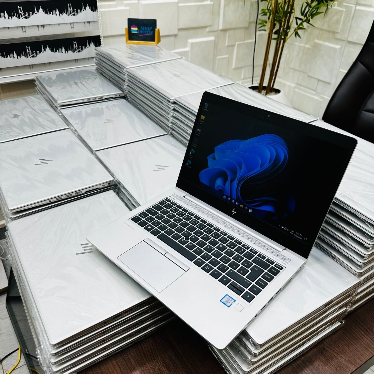 HP EliteBook 840 G5 - 7th Gen. Intel Core i5 - 256GB SSD - 8GB RAM - Keypad Light