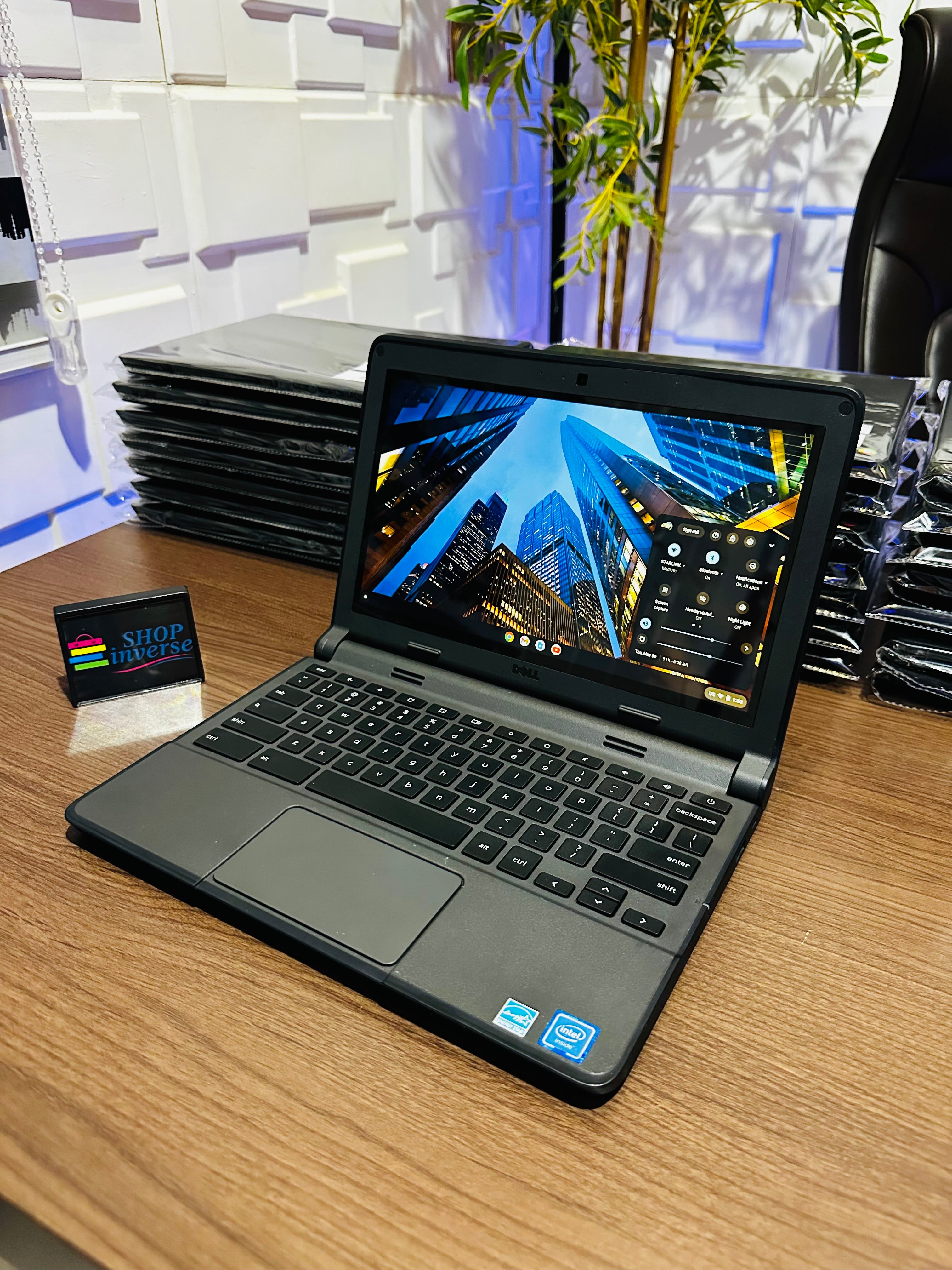 Dell Chromebook 11 - Intel Celeron N2840 - 16GB eMMC - 4GB RAM - Touchscreen - (Minor body dent)