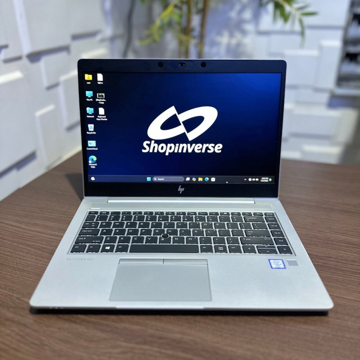 HP EliteBook 840 G5 - 8th Gen. Intel Core i5 - 256GB SSD - 8GB RAM - Keypad Light