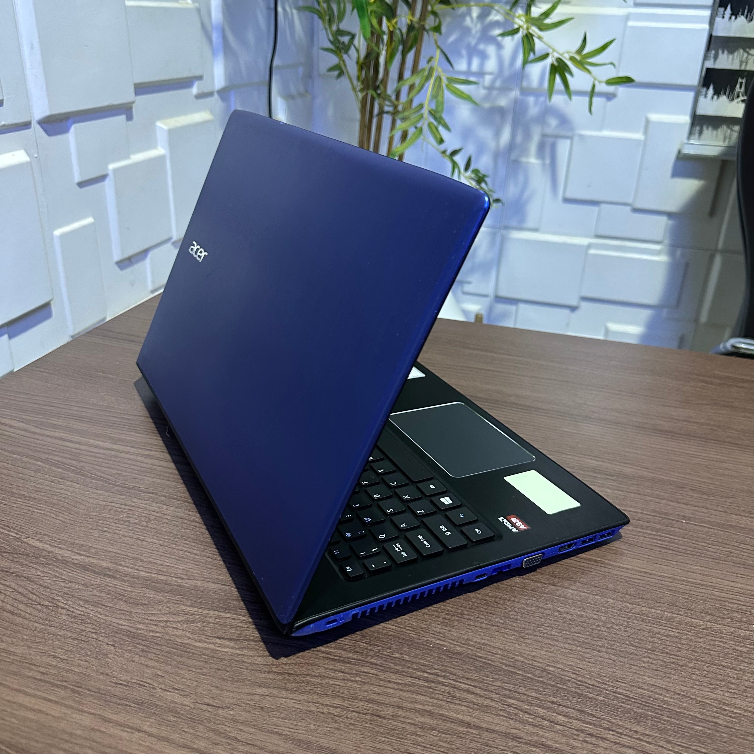 Acer Aspire E15 - AMD A9 - 750GB HDD - 8GB RAM