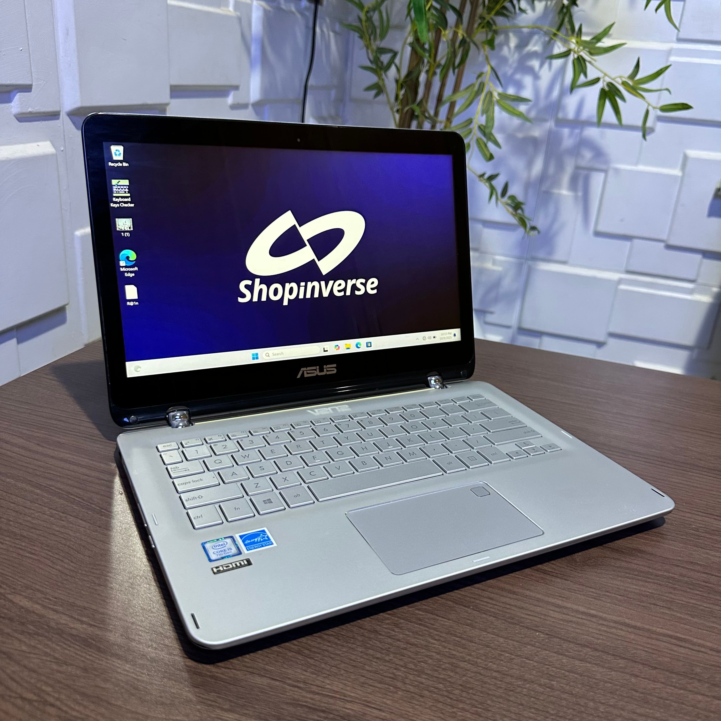 Asus Q304U - 7th Gen. Intel Core i5 - 1TB HDD - 4GB RAM - Touchscreen
