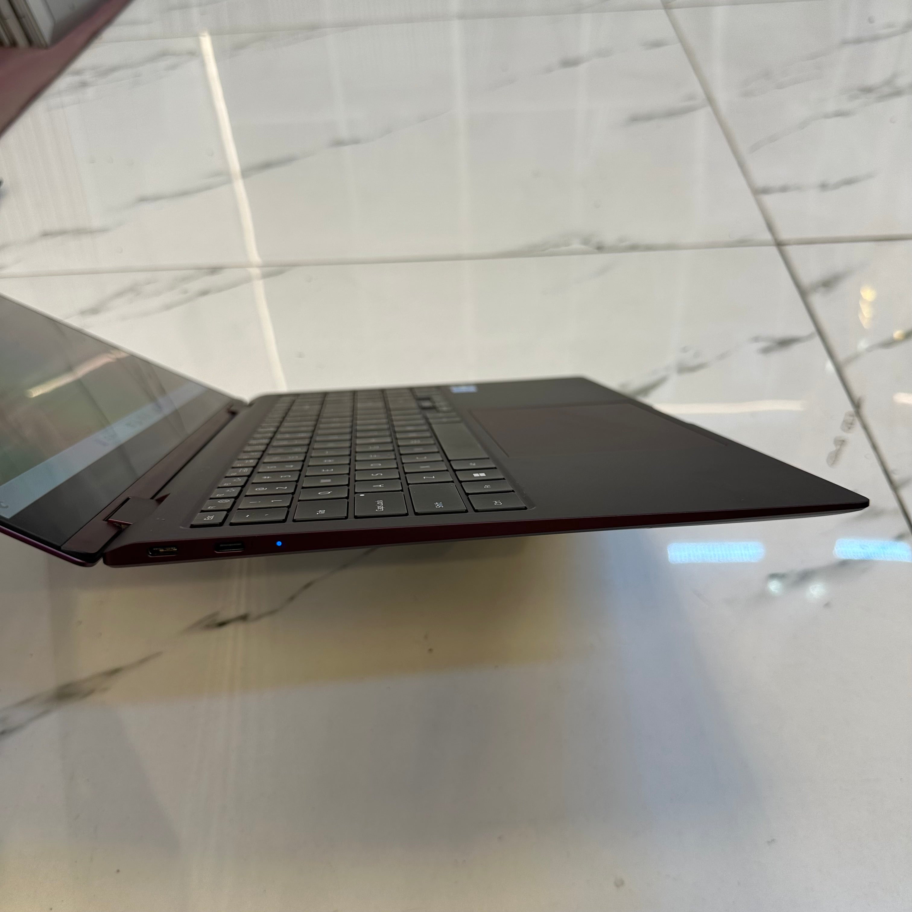 Samsung Galaxy Book 2 Pro 360 - 12th Gen. Intel Core i7 - 1TB SSD - 16GB RAM - Keyboard Light - Touchscreen