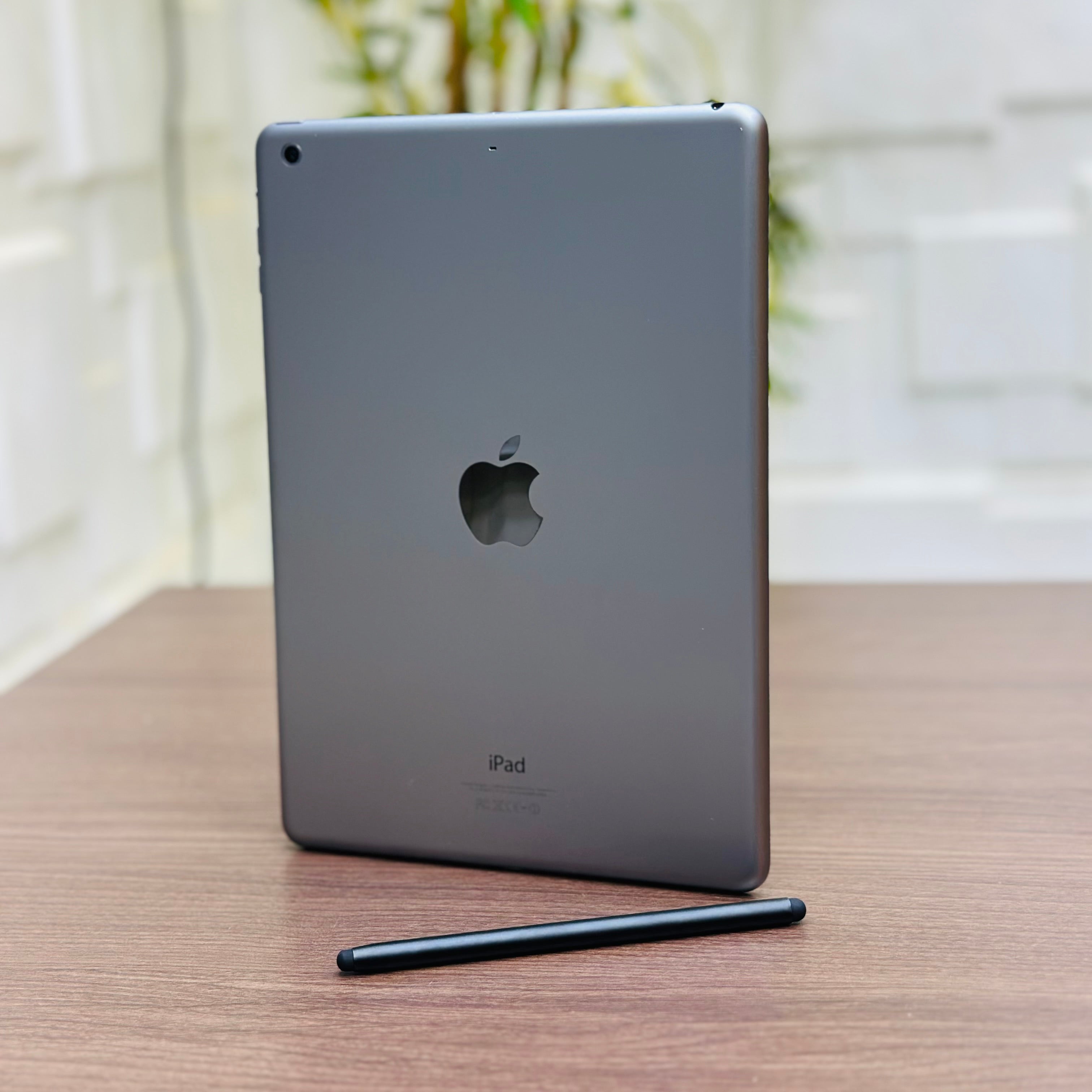 Apple iPad Air - 16GB - WiFi - Space Grey