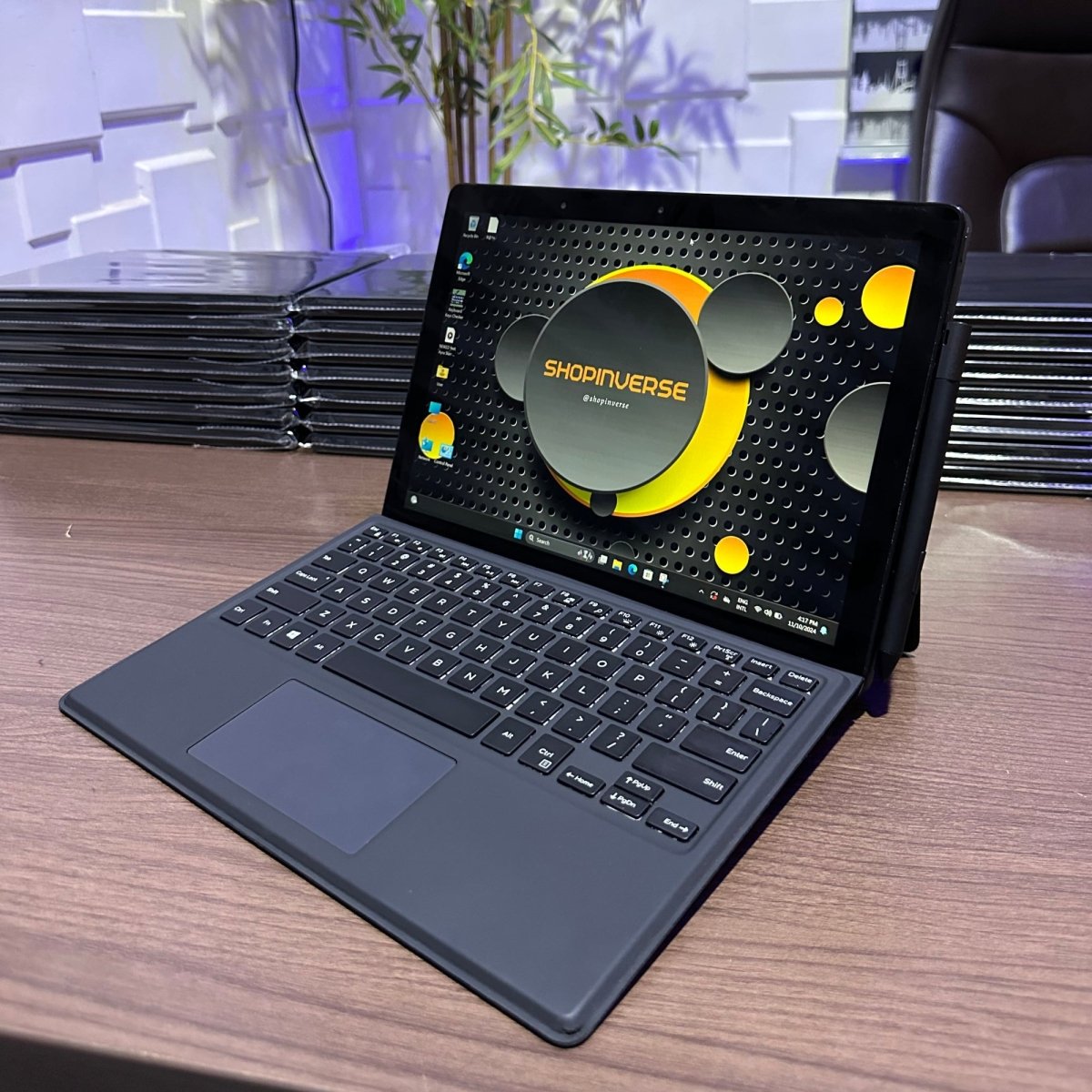 Dell Latitude 5290 2 - in - 1 - 8th Gen. Intel Core i5 - 256GB SSD - 8GB RAM - Keyboard Light - Touchscreen