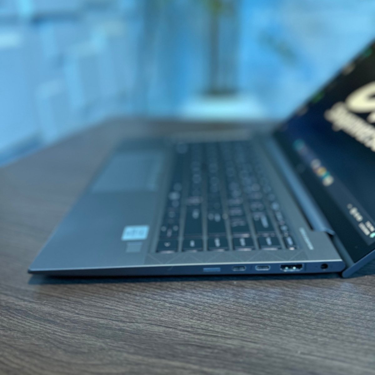 HP ZBook Firefly 14 G7 Mobile Workstation - 10th Gen. Intel Core i7 - 256GB SSD - 16GB RAM - keyboard Light - Touchscreen