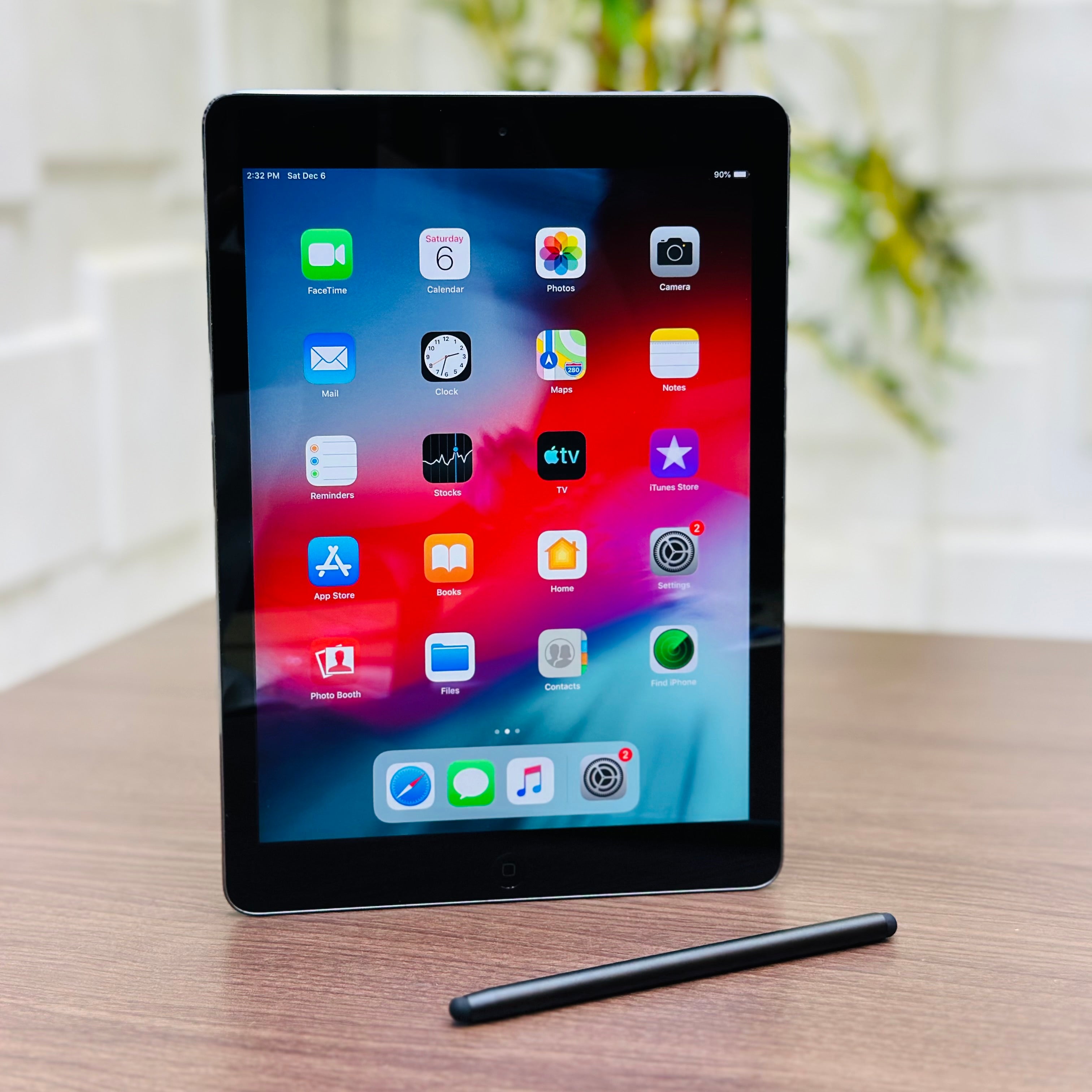 Apple iPad Air - 16GB - WiFi - Space Grey