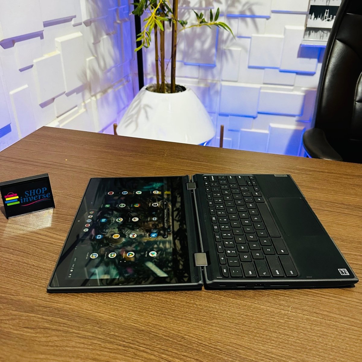 Lenovo 300e Chromebook 2nd Gen MTk - MediaTek mt8173 - 32GB eMMC - 4GB RAM - Touchscreen