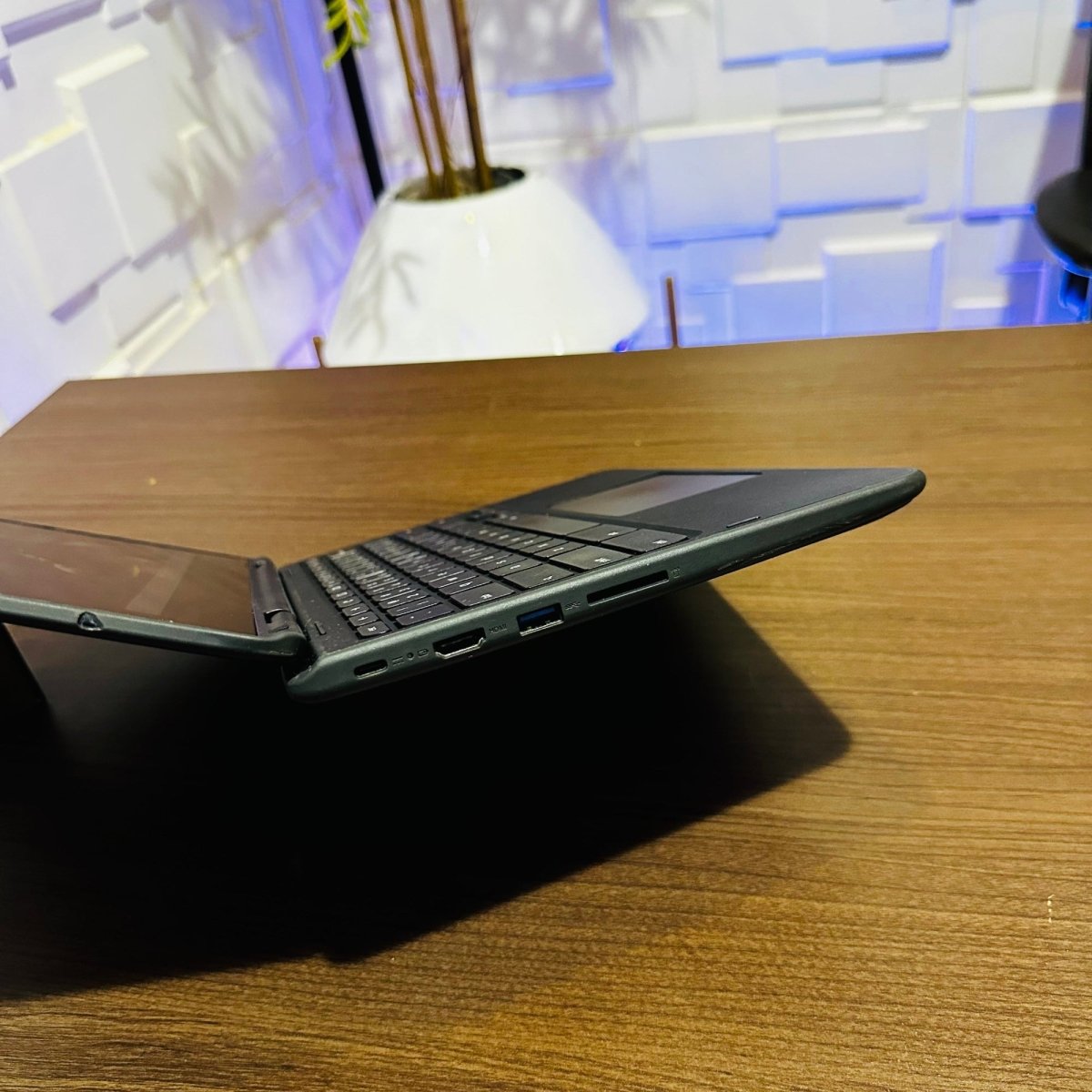 Lenovo Chromebook 300e x360 - MediaTek mt8173 - 32GB eMMC - 4GB RAM - Touchscreen