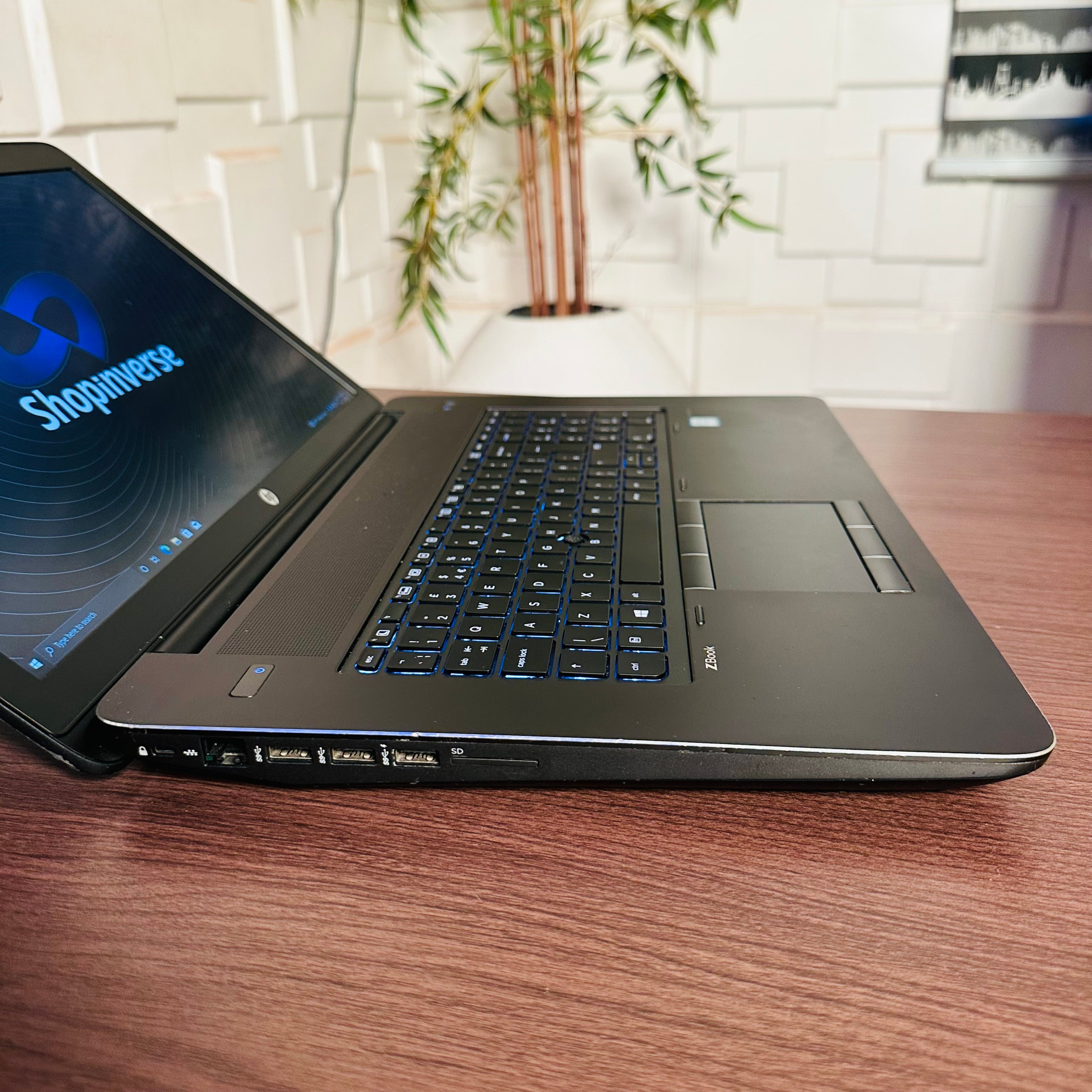 HP ZBook 17 G3 | 6th Gen Core i7 | 8GB RAM | 256GB SSD | 4GB Nvidia Graphics | Backlit Keyboard