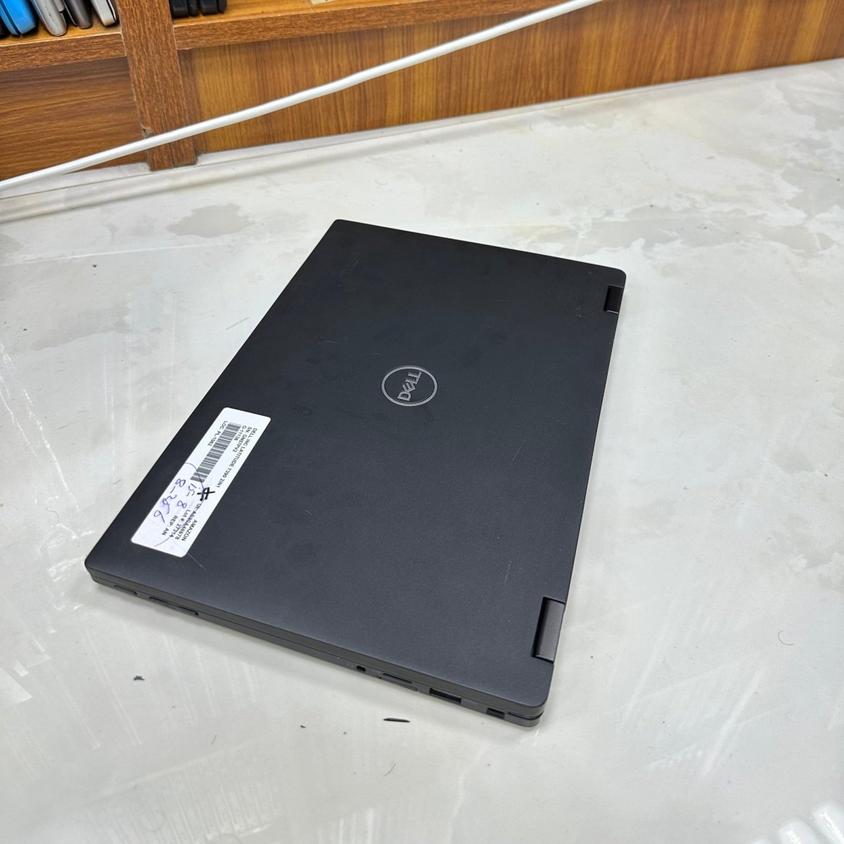 Dell Latitude 7390 2 - in - 1 - 8th Gen. Intel Core i7 - 256GB SSD - 16GB RAM - Keyboard Light - Touchscreen