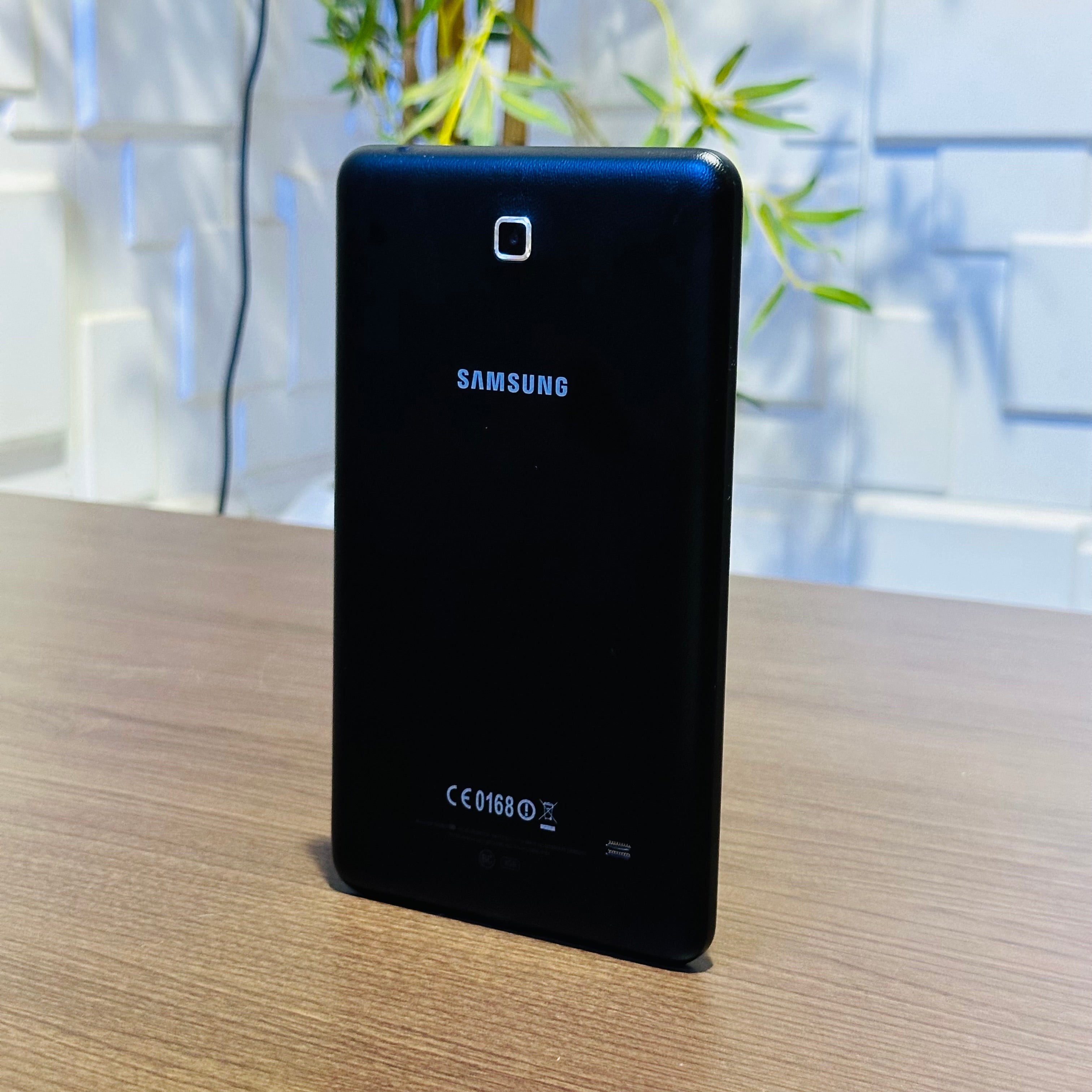 8GB Samsung Galaxy Tab 4 - Black