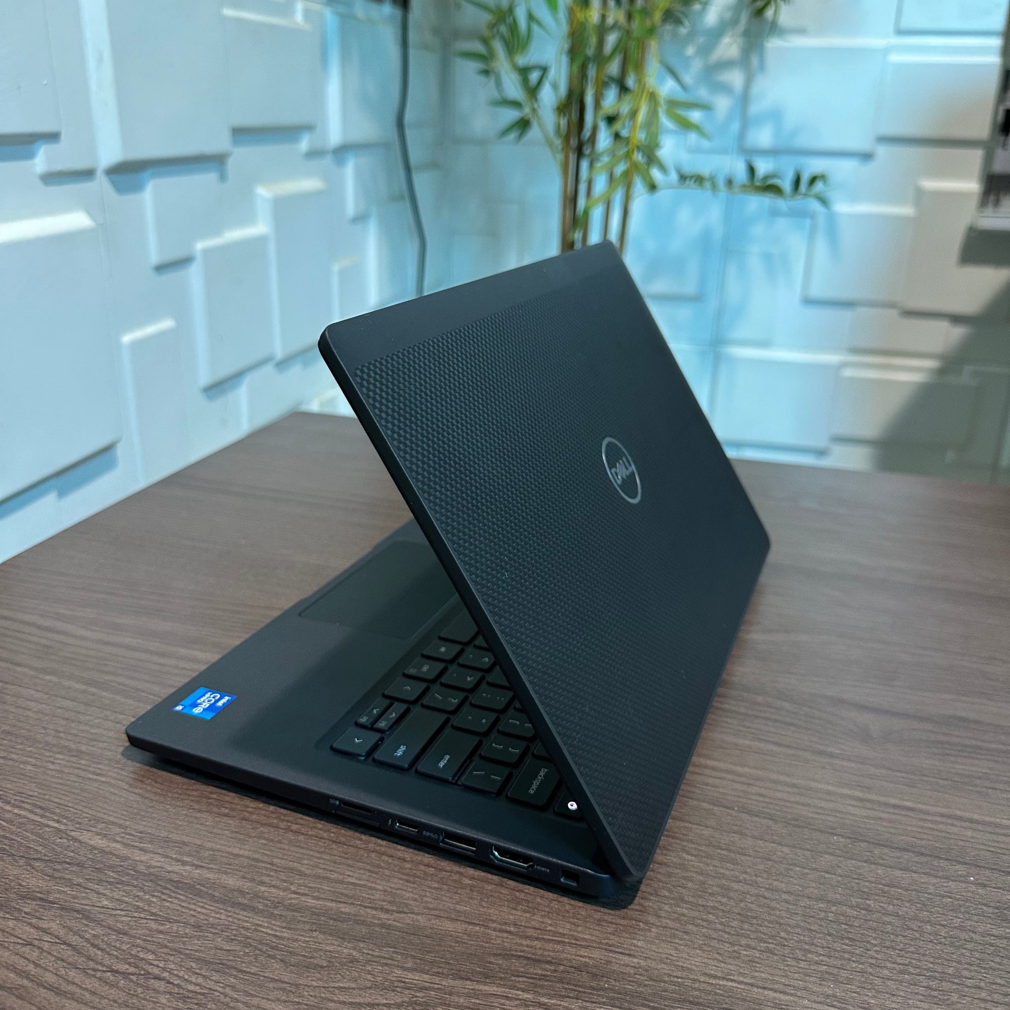 Dell Latitude 7320 | 11th Gen Core i5 | 16GB RAM | 256GB SSD | Backlit Keyboard