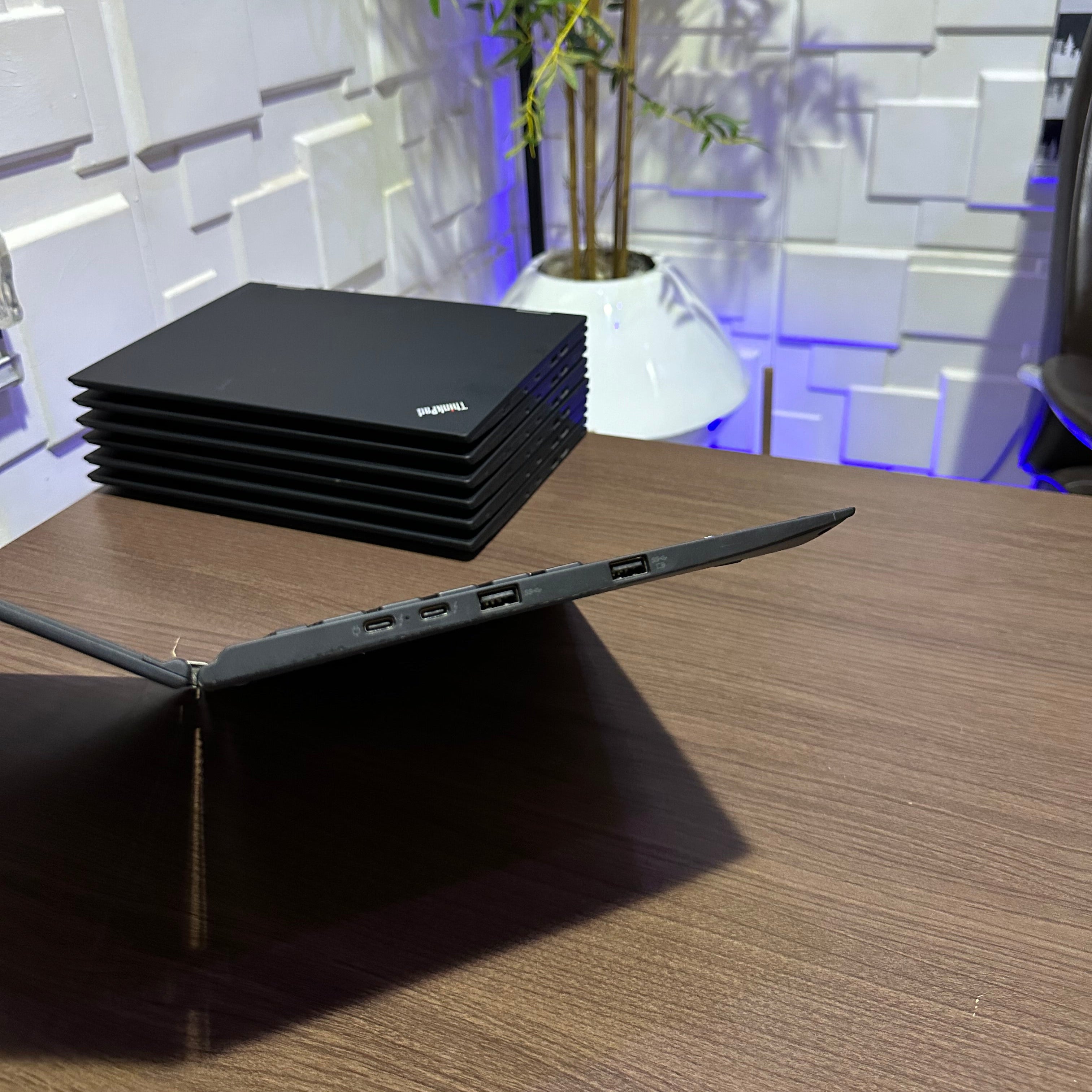 Lenovo X1 Yoga - 7th Gen. Intel Core i7 - 512GB SSD - 16GB RAM - keyboard Light - Touchscreen