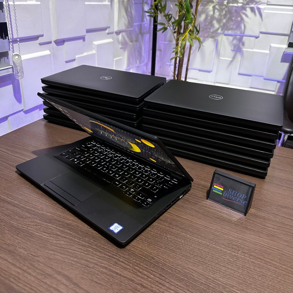 Dell Latitude 5400 - 8th Gen. Intel Core i5 - 256GB SSD - 16GB RAM - keyboard Light - Touchscreen